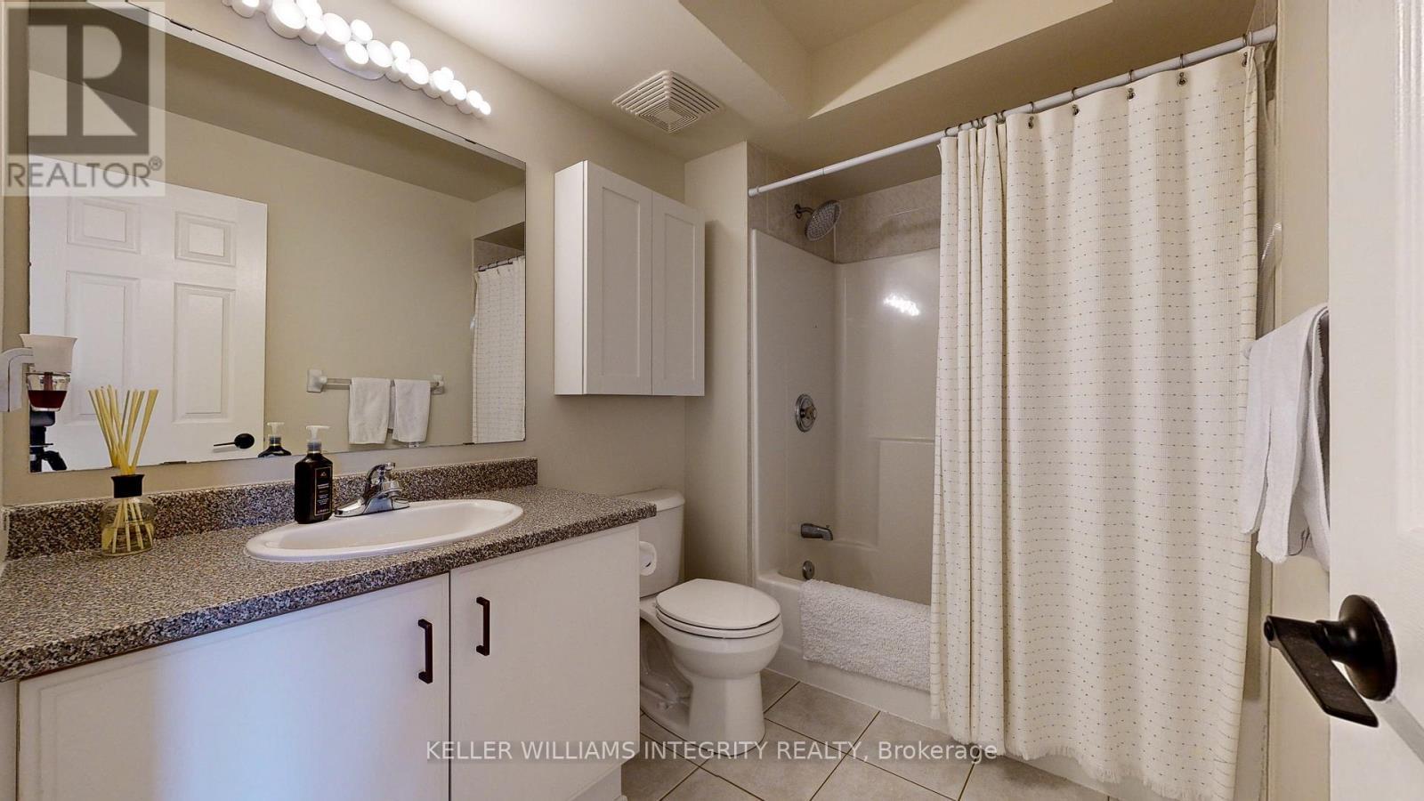 












245 CUMBERLAND STREET

,
Ottawa,




Ontario
K1N8W6

