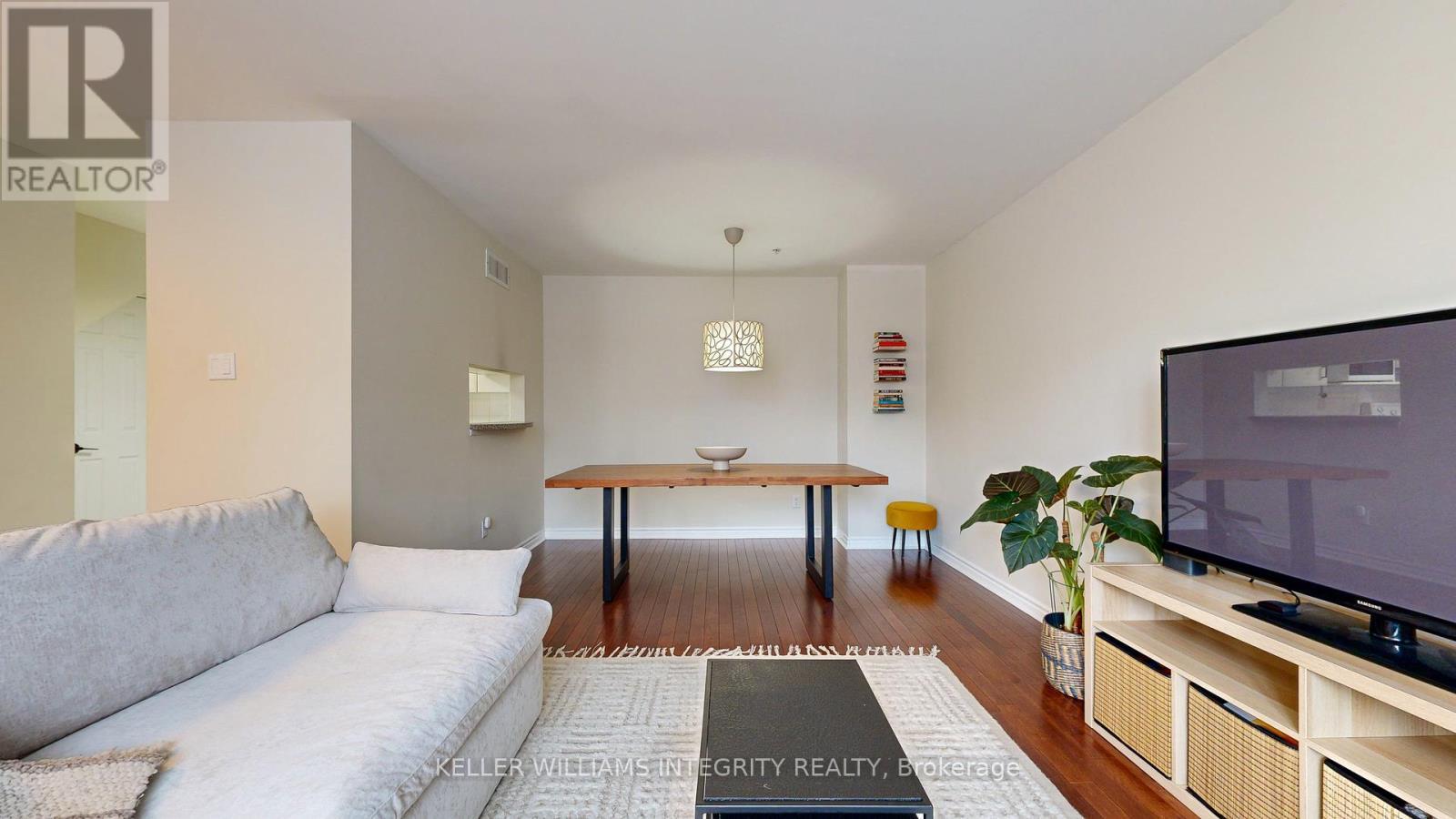 












245 CUMBERLAND STREET

,
Ottawa,




Ontario
K1N8W6

