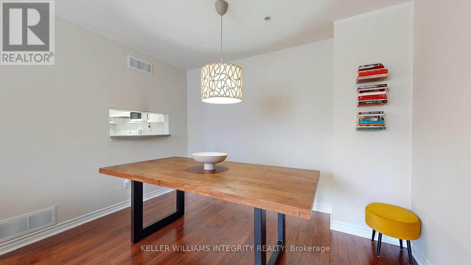 












245 CUMBERLAND STREET

,
Ottawa,




Ontario
K1N8W6

