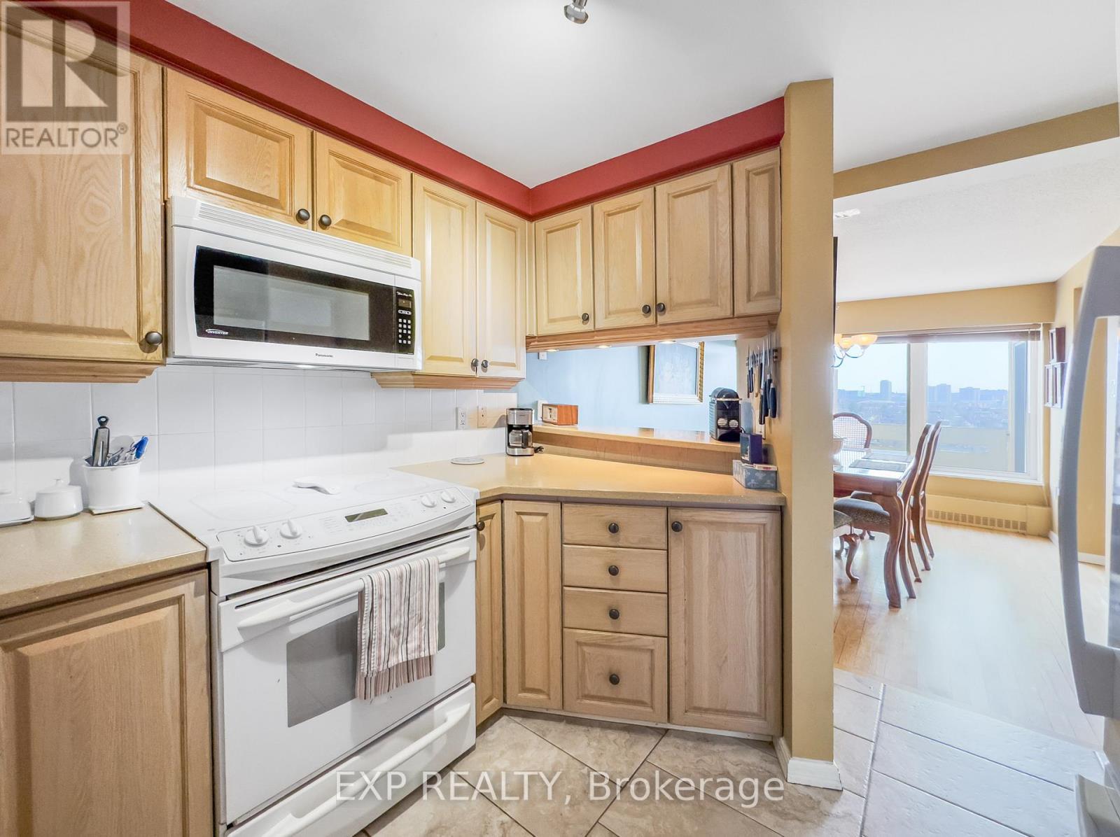 












1104 - 373 LAURIER AVENUE E

,
Ottawa,




Ontario
K1N8X6

