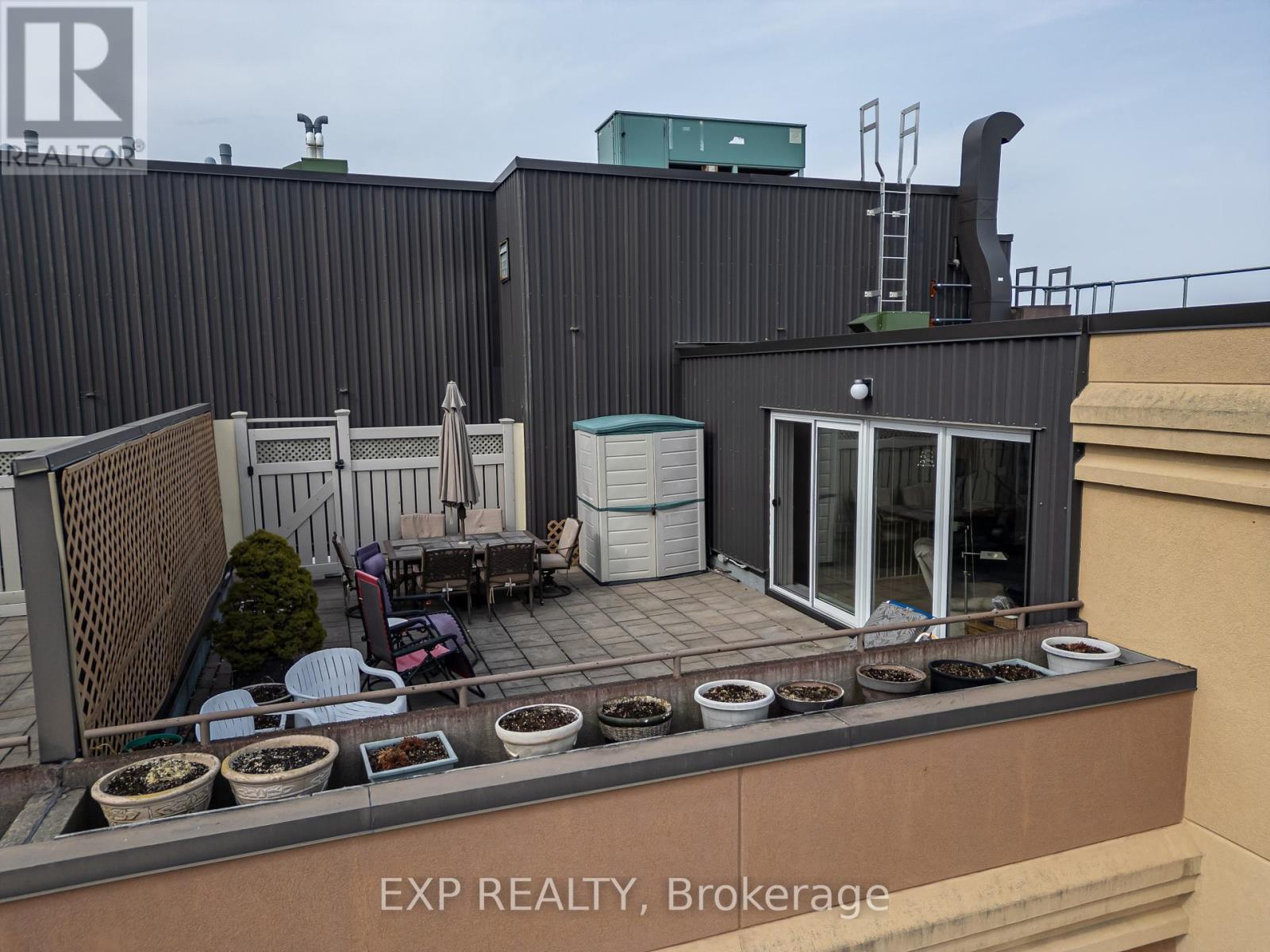 












1104 - 373 LAURIER AVENUE E

,
Ottawa,




Ontario
K1N8X6

