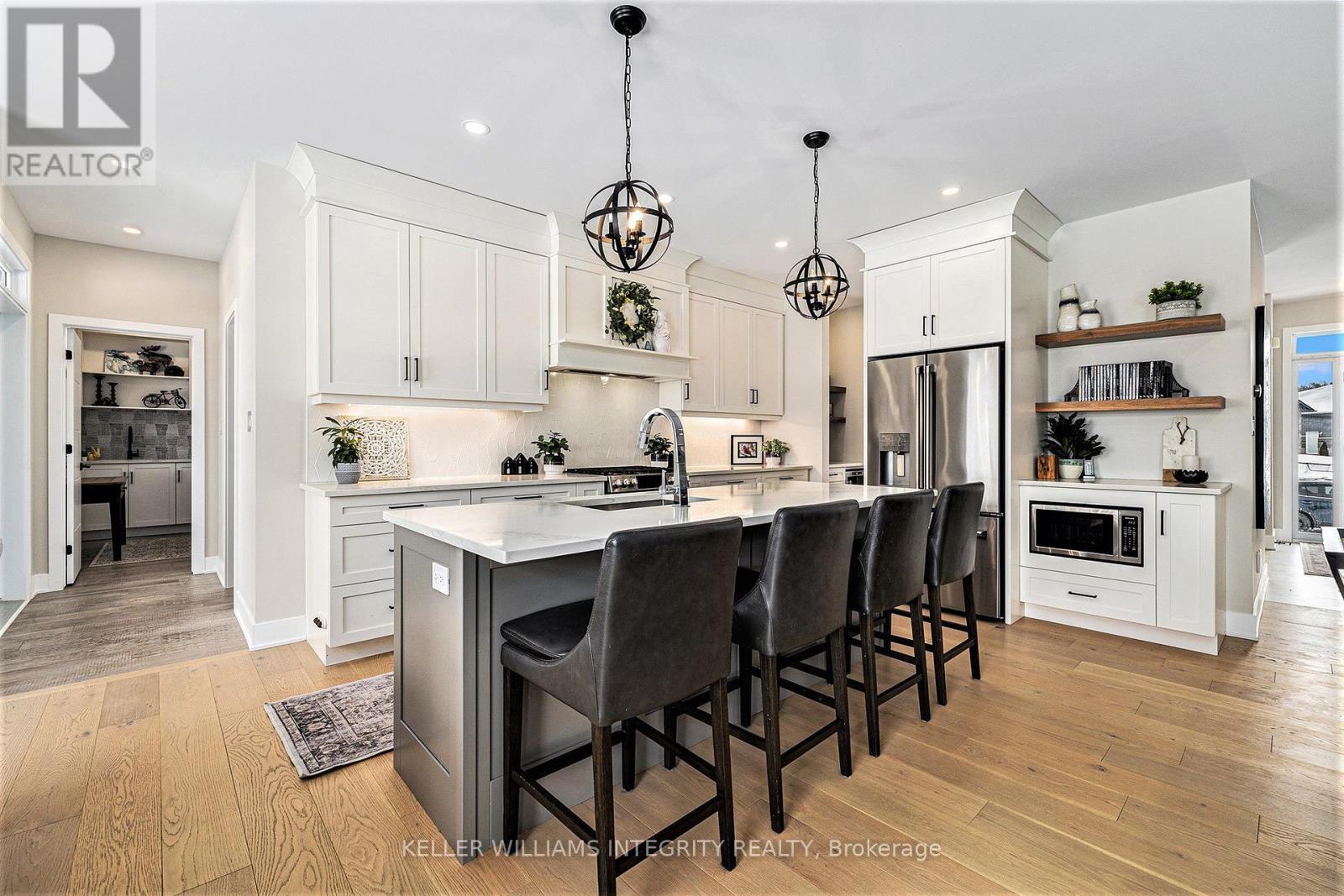 












308 AUTUMN MEADOW WAY

,
Ottawa,




Ontario
K2A2T0

