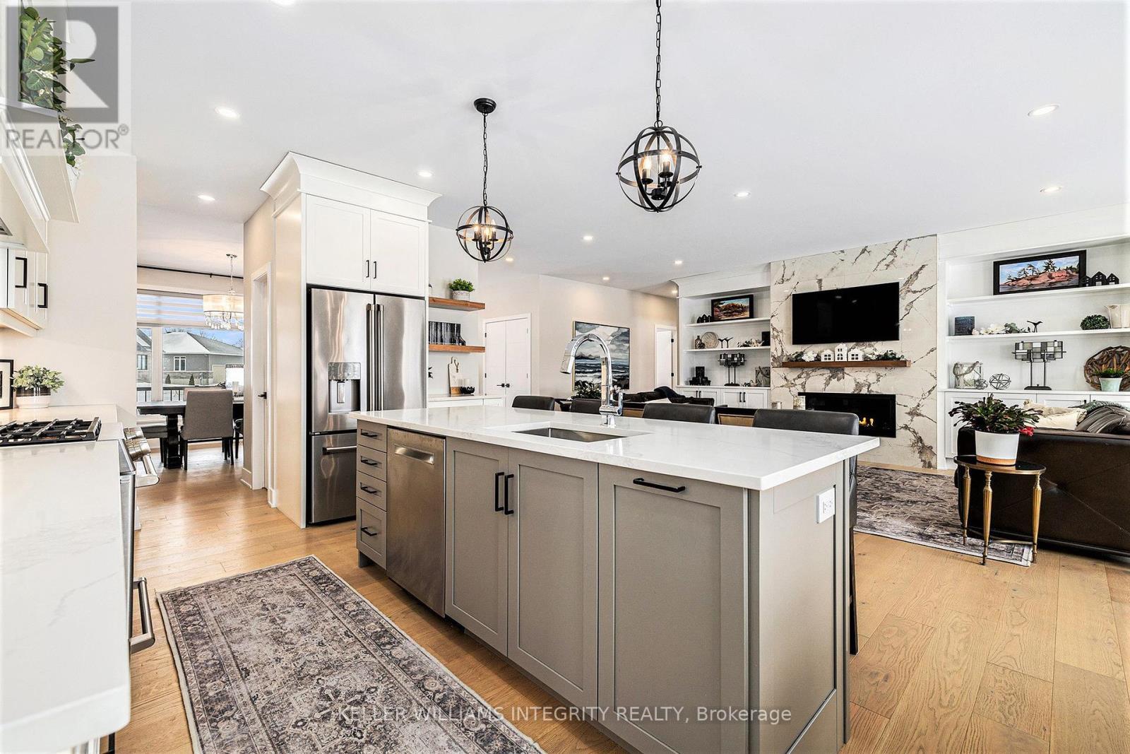 












308 AUTUMN MEADOW WAY

,
Ottawa,




Ontario
K2A2T0

