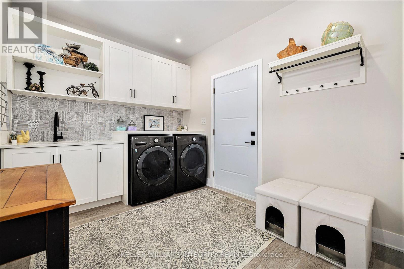 












308 AUTUMN MEADOW WAY

,
Ottawa,




Ontario
K2A2T0

