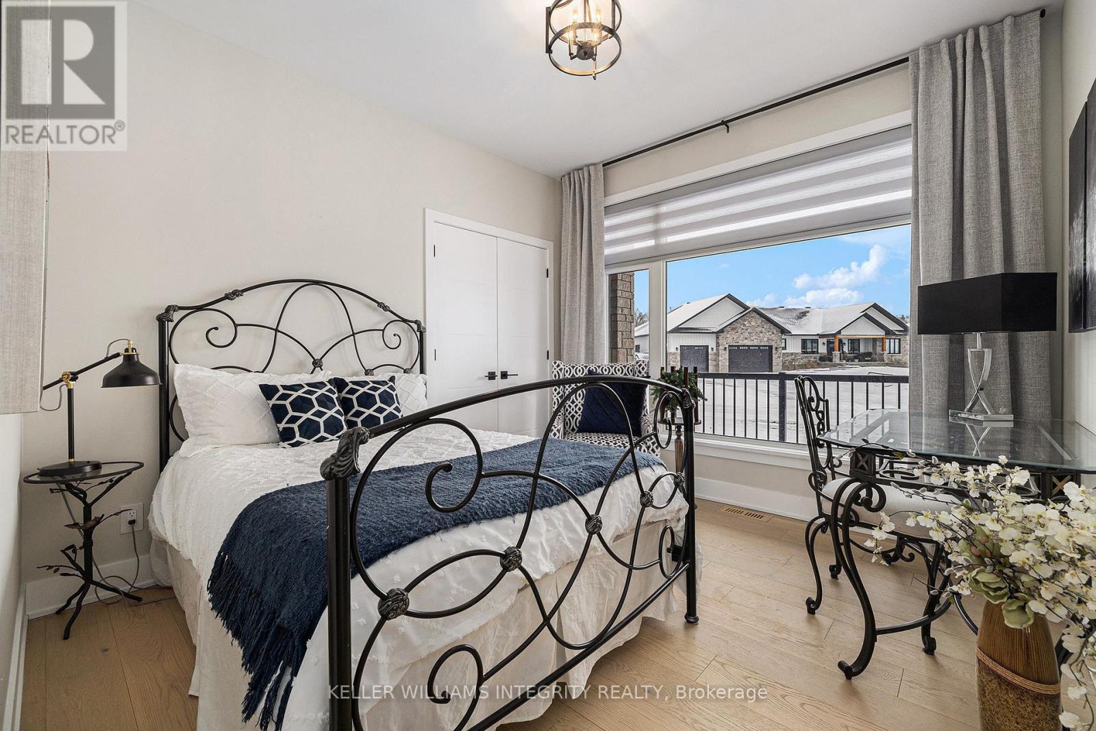 












308 AUTUMN MEADOW WAY

,
Ottawa,




Ontario
K2A2T0

