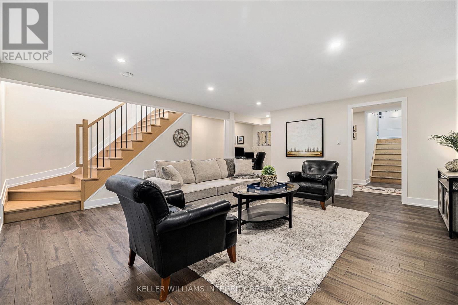 












308 AUTUMN MEADOW WAY

,
Ottawa,




Ontario
K2A2T0

