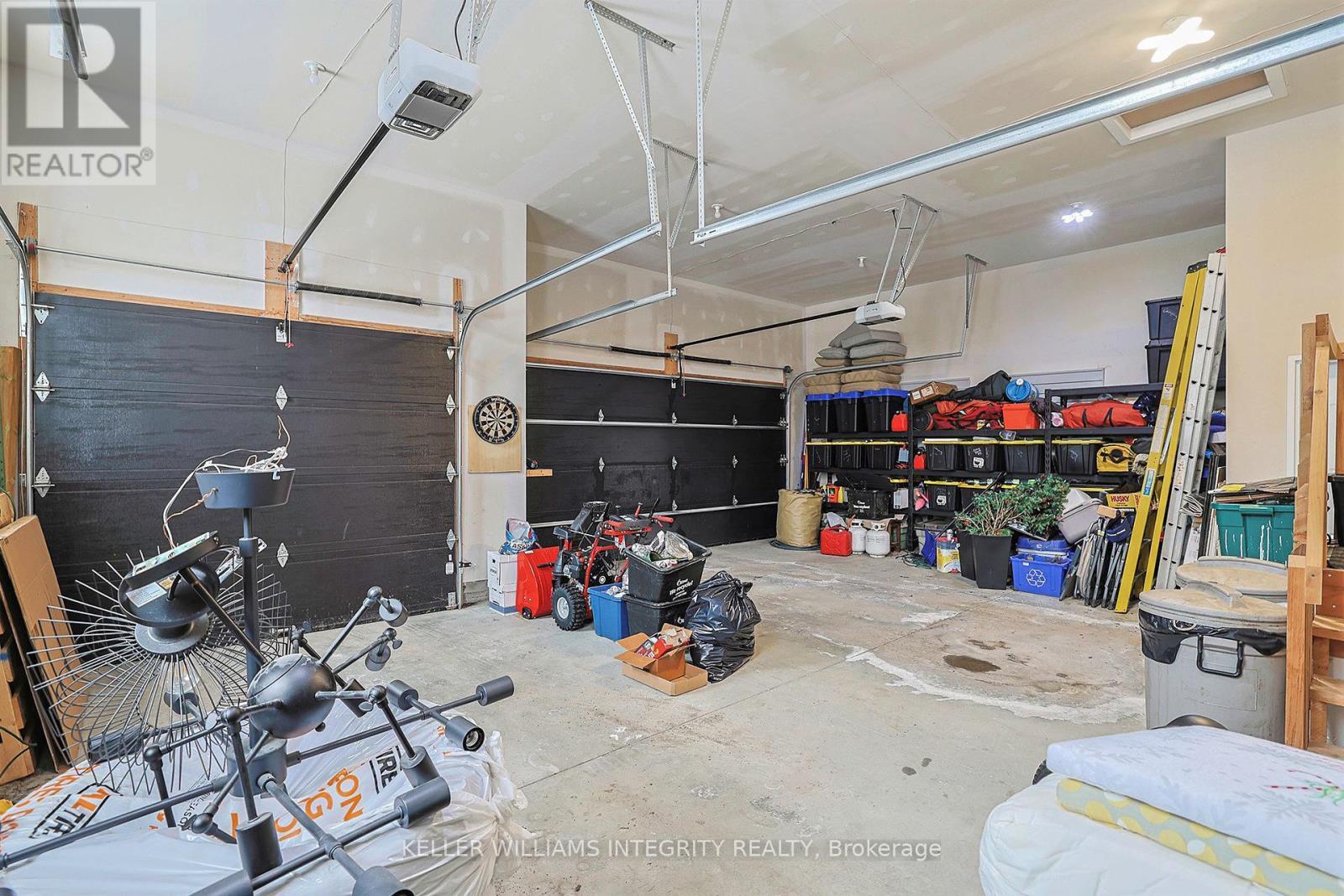 












308 AUTUMN MEADOW WAY

,
Ottawa,




Ontario
K2A2T0

