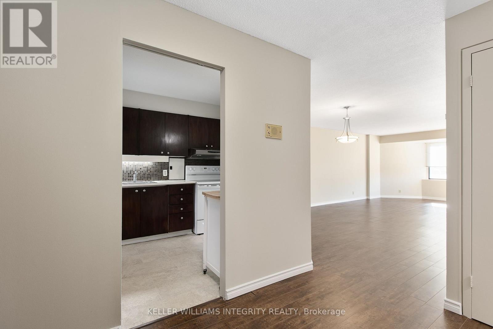 












503 - 151 BAY STREET

,
Ottawa,




Ontario
K1R7T2


