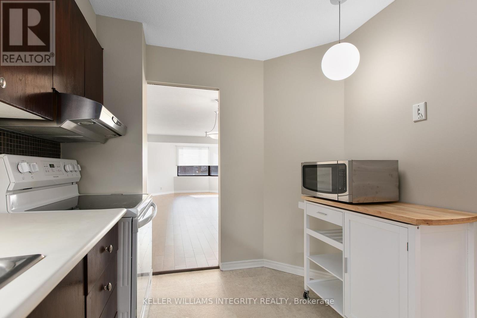 












503 - 151 BAY STREET

,
Ottawa,




Ontario
K1R7T2

