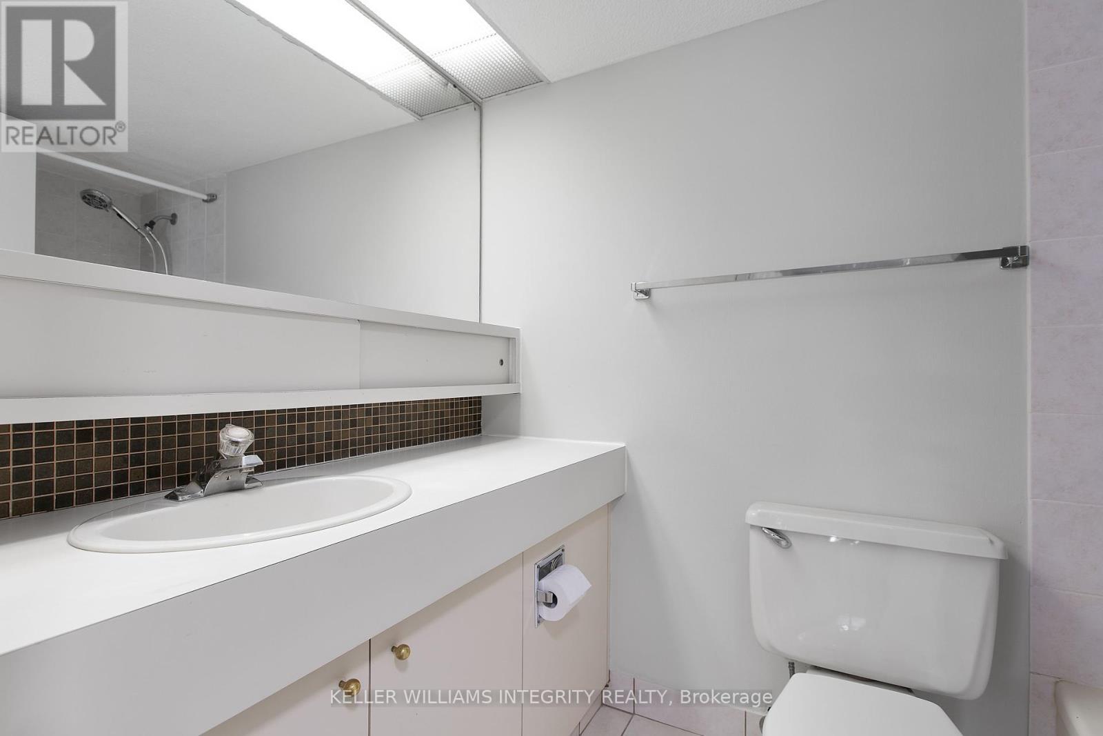 












503 - 151 BAY STREET

,
Ottawa,




Ontario
K1R7T2

