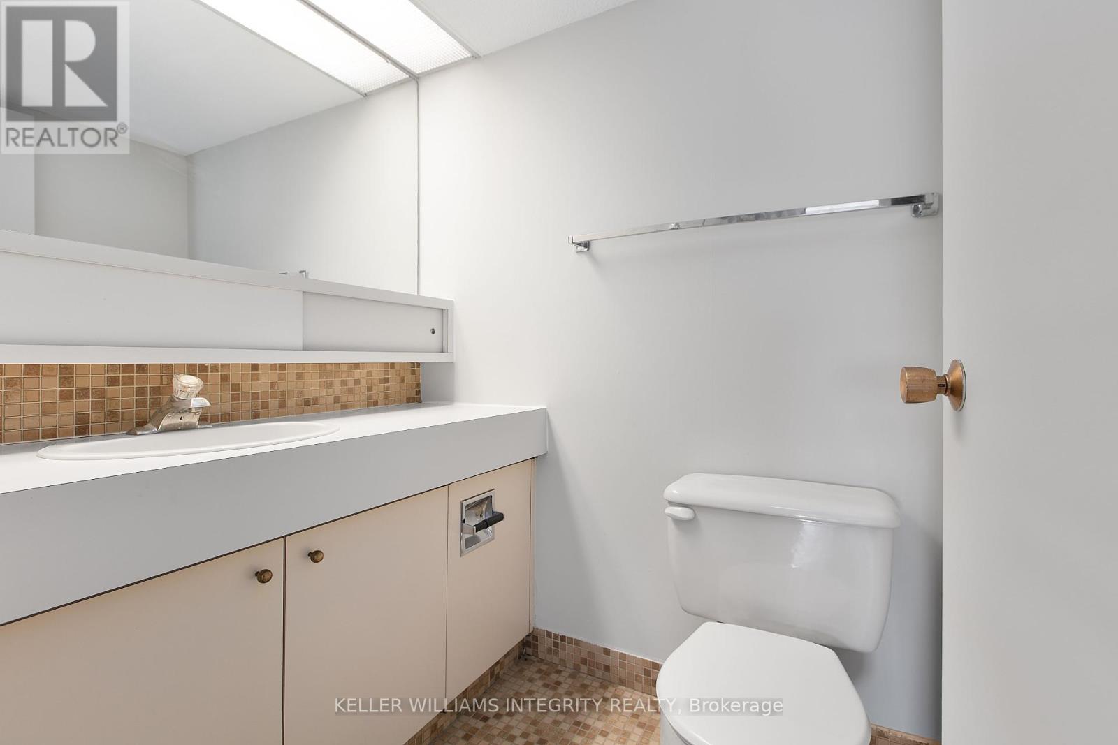 












503 - 151 BAY STREET

,
Ottawa,




Ontario
K1R7T2

