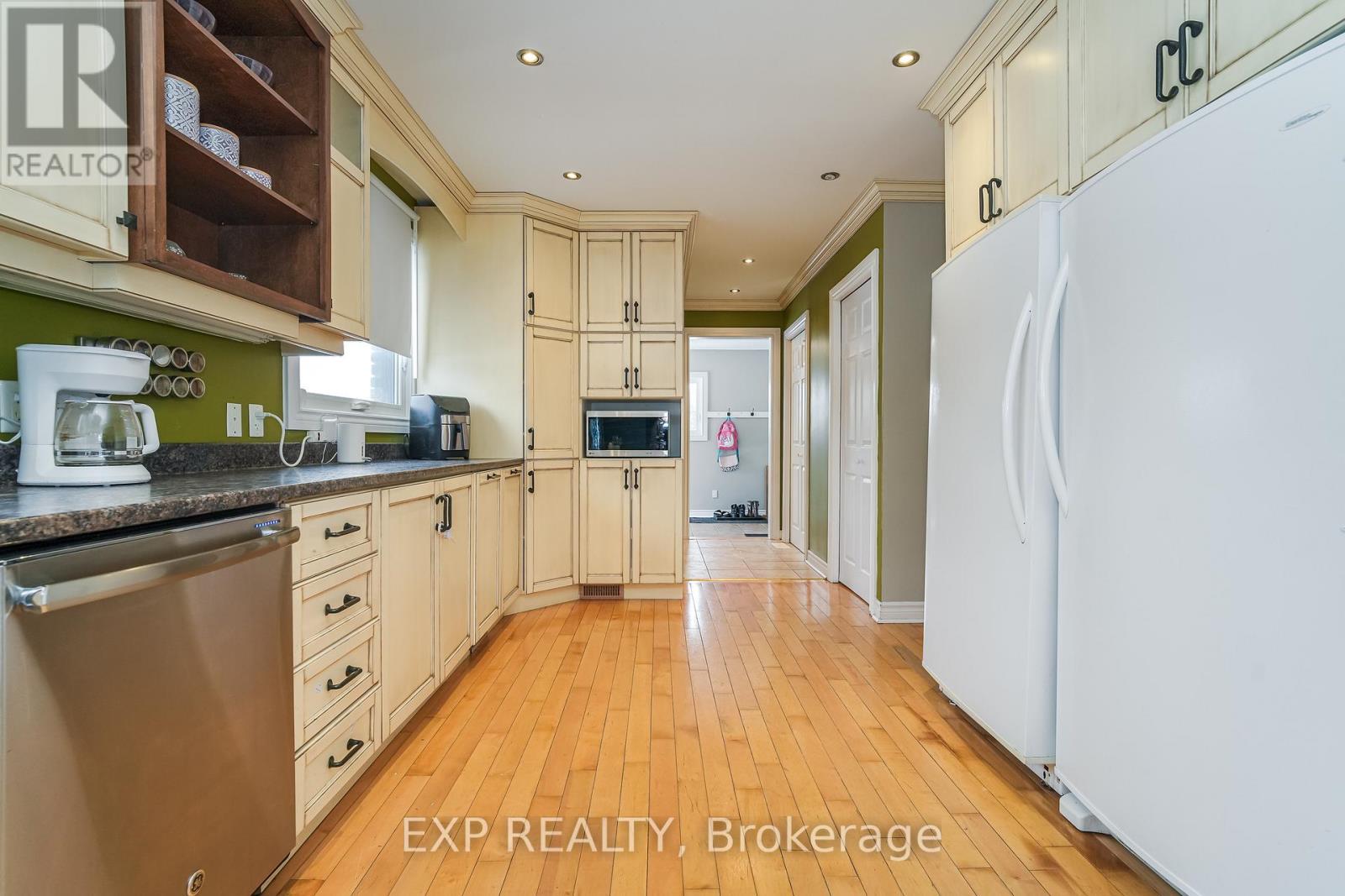 












4441 STAGECOACH ROAD

,
Ottawa,




Ontario
K0A2W0

