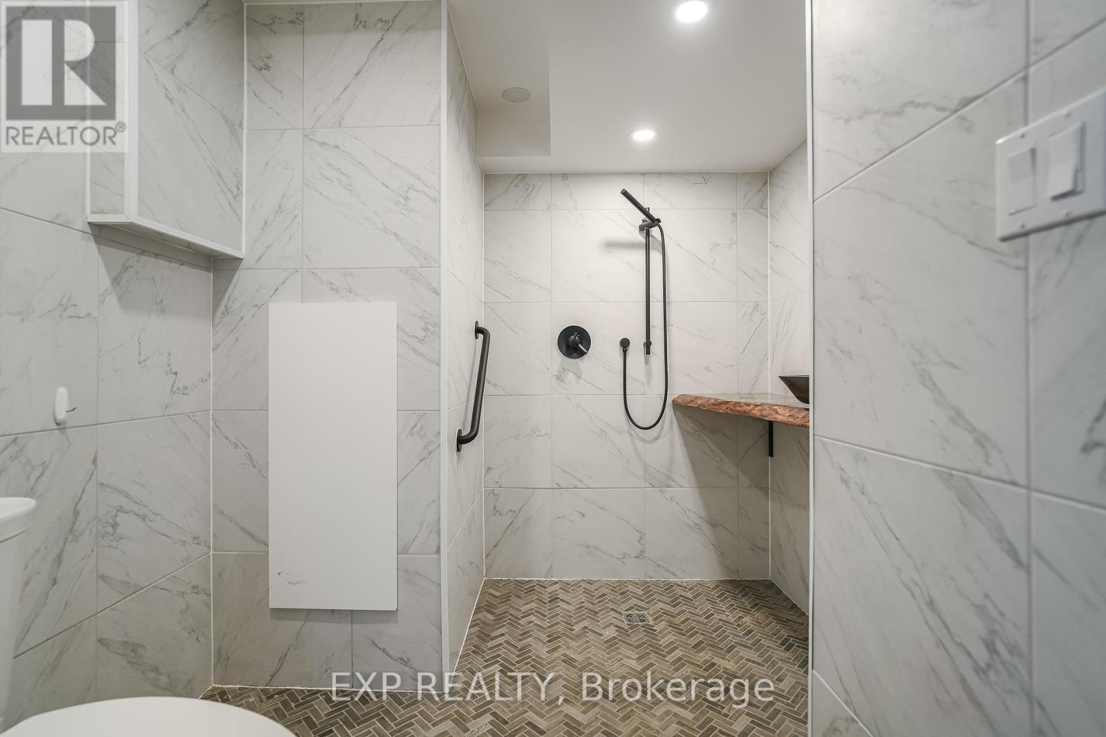 












4441 STAGECOACH ROAD

,
Ottawa,




Ontario
K0A2W0

