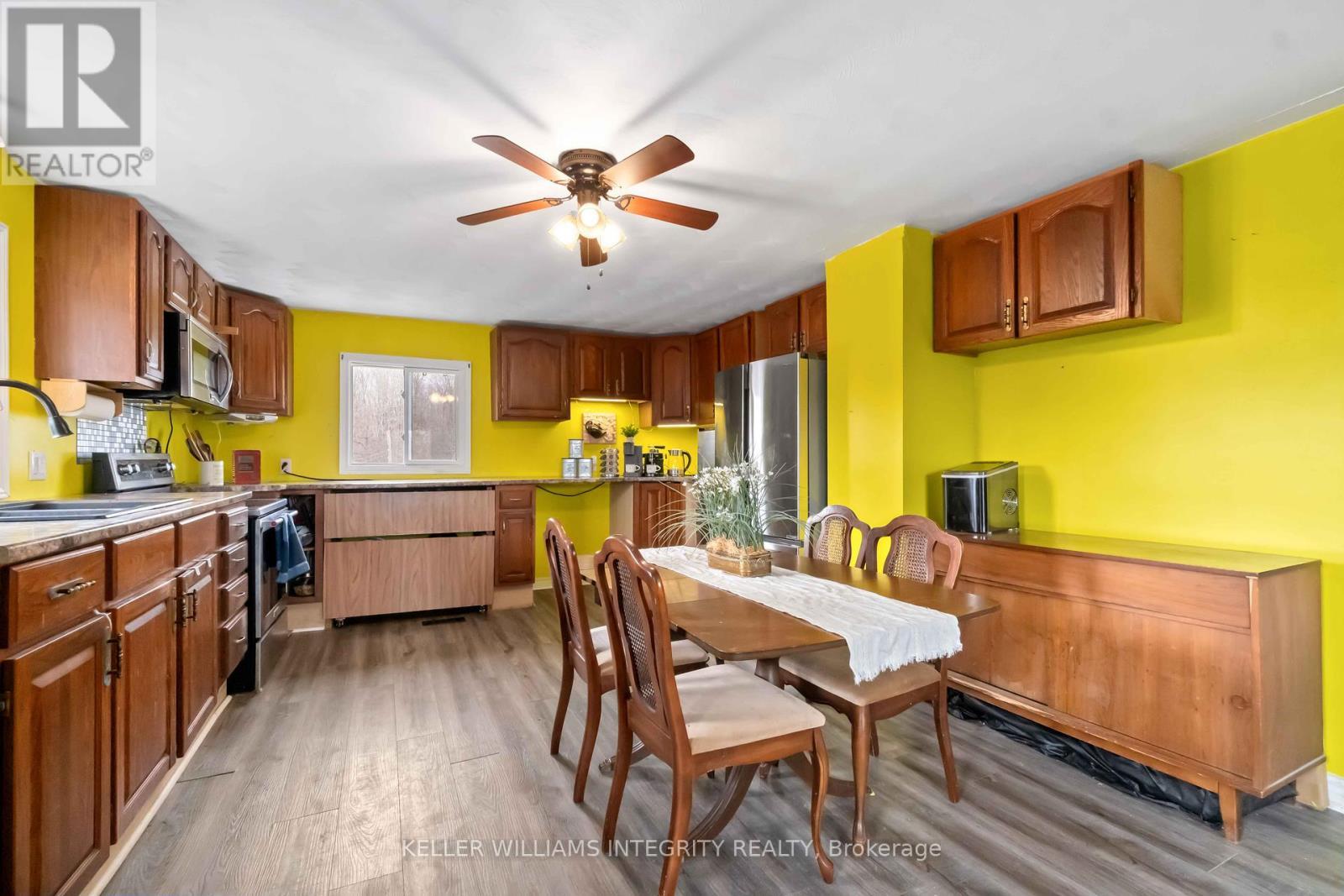 












295 GLENVIEW ROAD

,
Drummond/North Elmsley,




Ontario
K7A4S4

