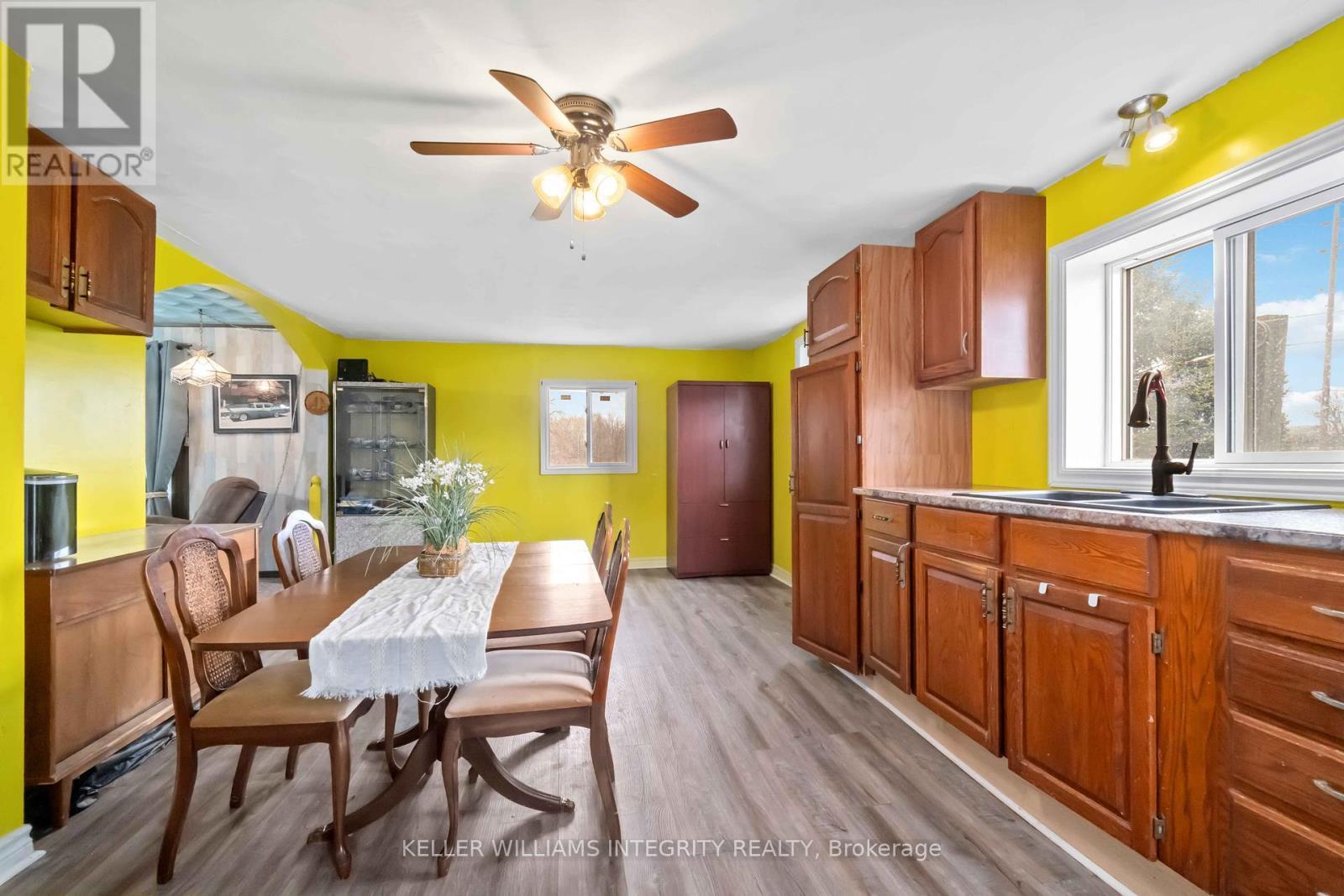 












295 GLENVIEW ROAD

,
Drummond/North Elmsley,




Ontario
K7A4S4


