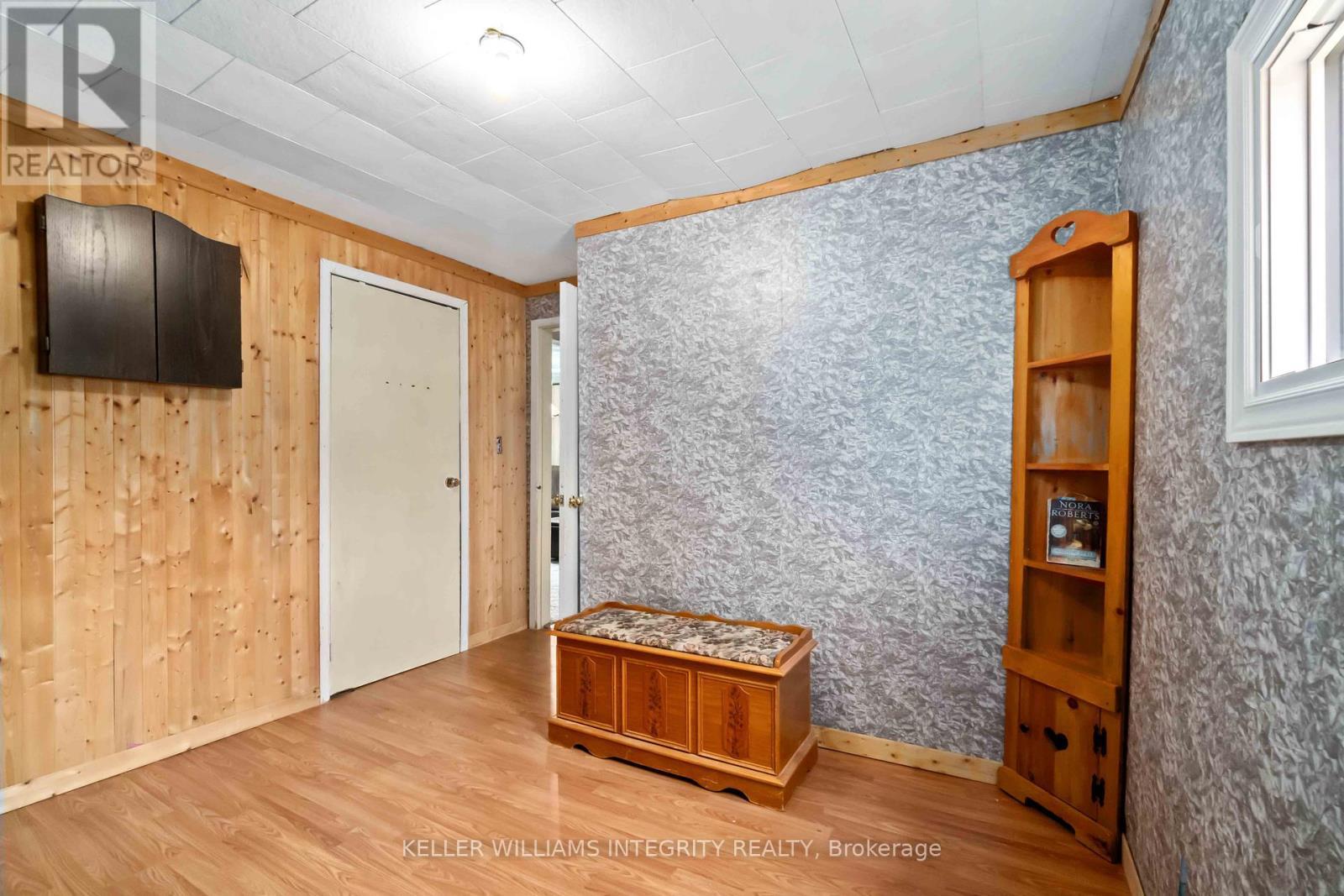 












295 GLENVIEW ROAD

,
Drummond/North Elmsley,




Ontario
K7A4S4

