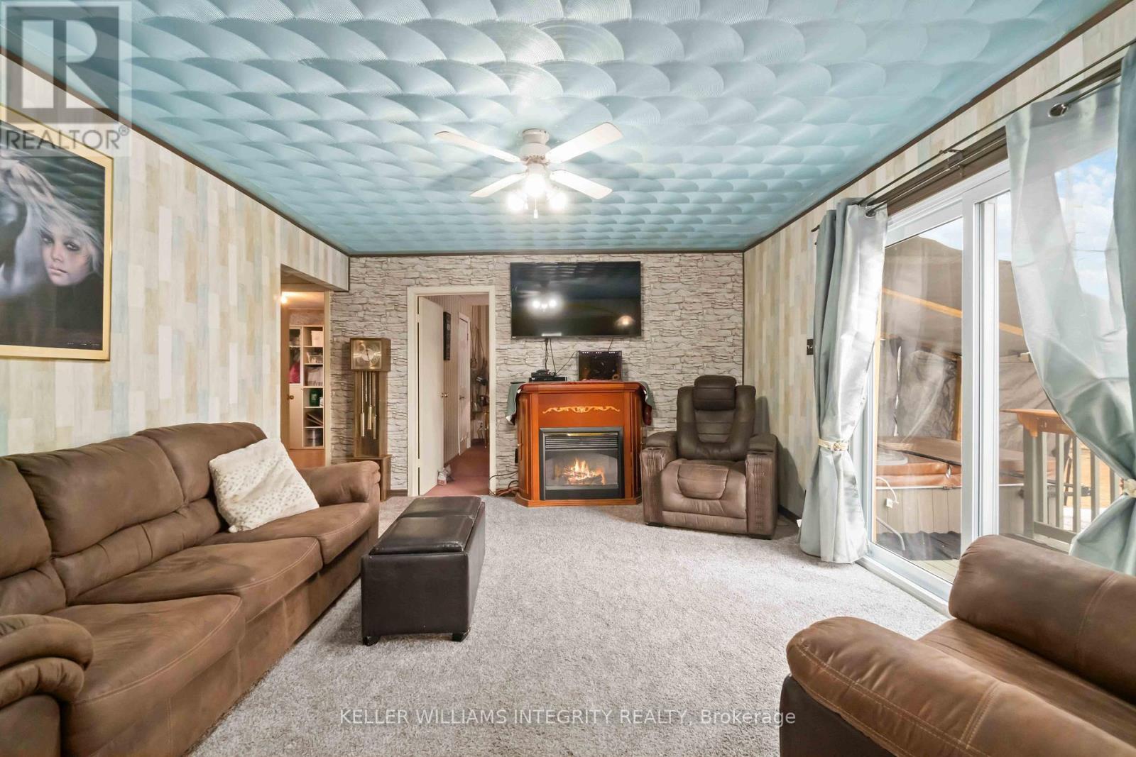 












295 GLENVIEW ROAD

,
Drummond/North Elmsley,




Ontario
K7A4S4


