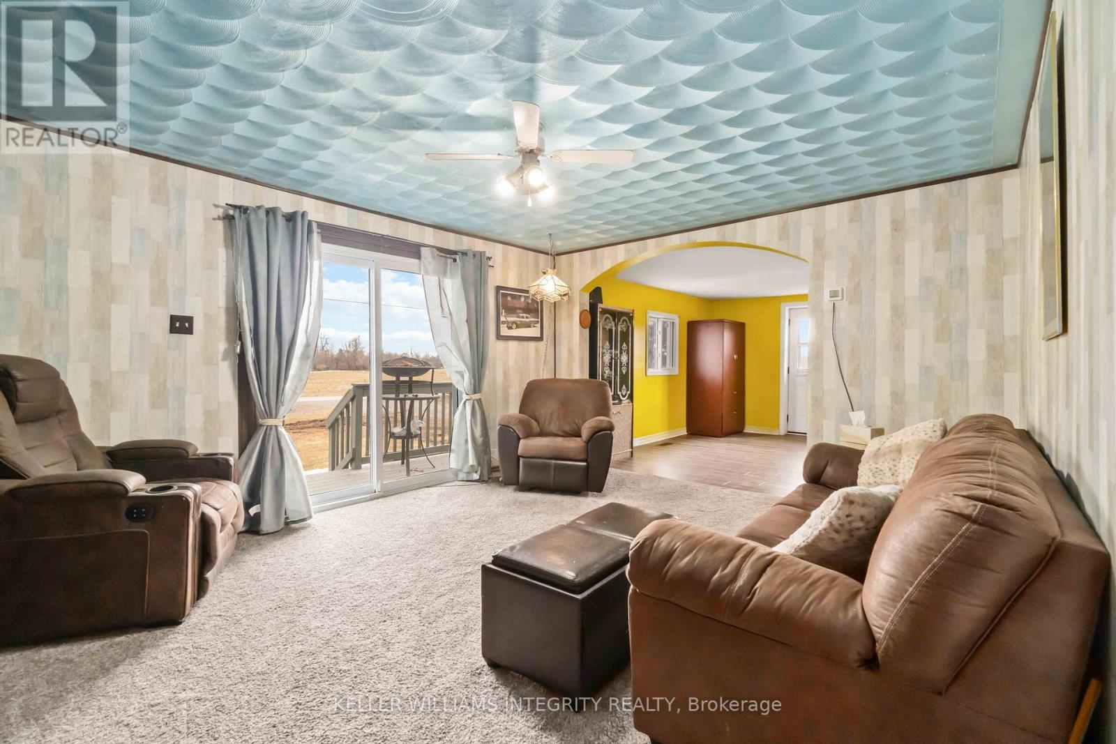 












295 GLENVIEW ROAD

,
Drummond/North Elmsley,




Ontario
K7A4S4

