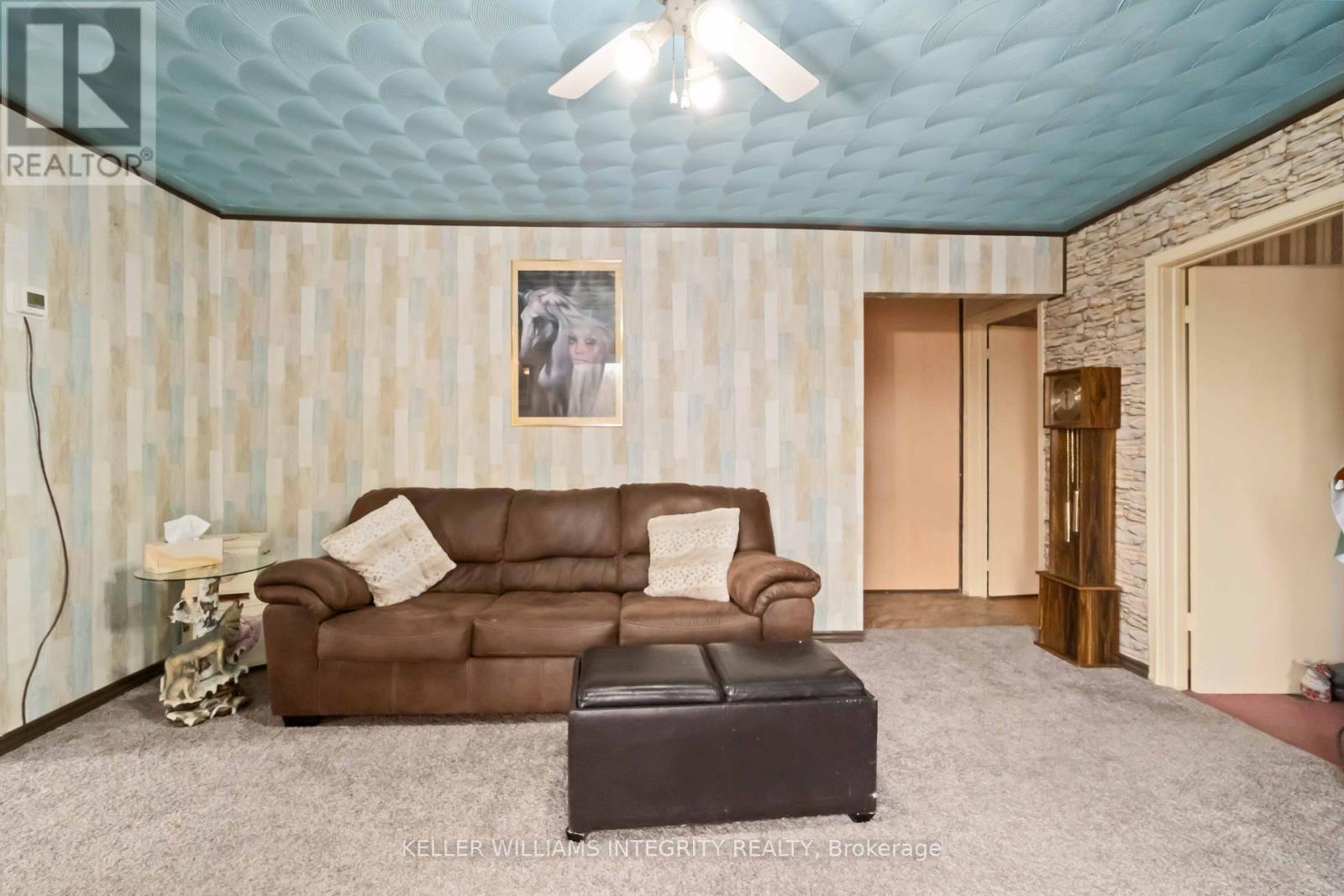 












295 GLENVIEW ROAD

,
Drummond/North Elmsley,




Ontario
K7A4S4

