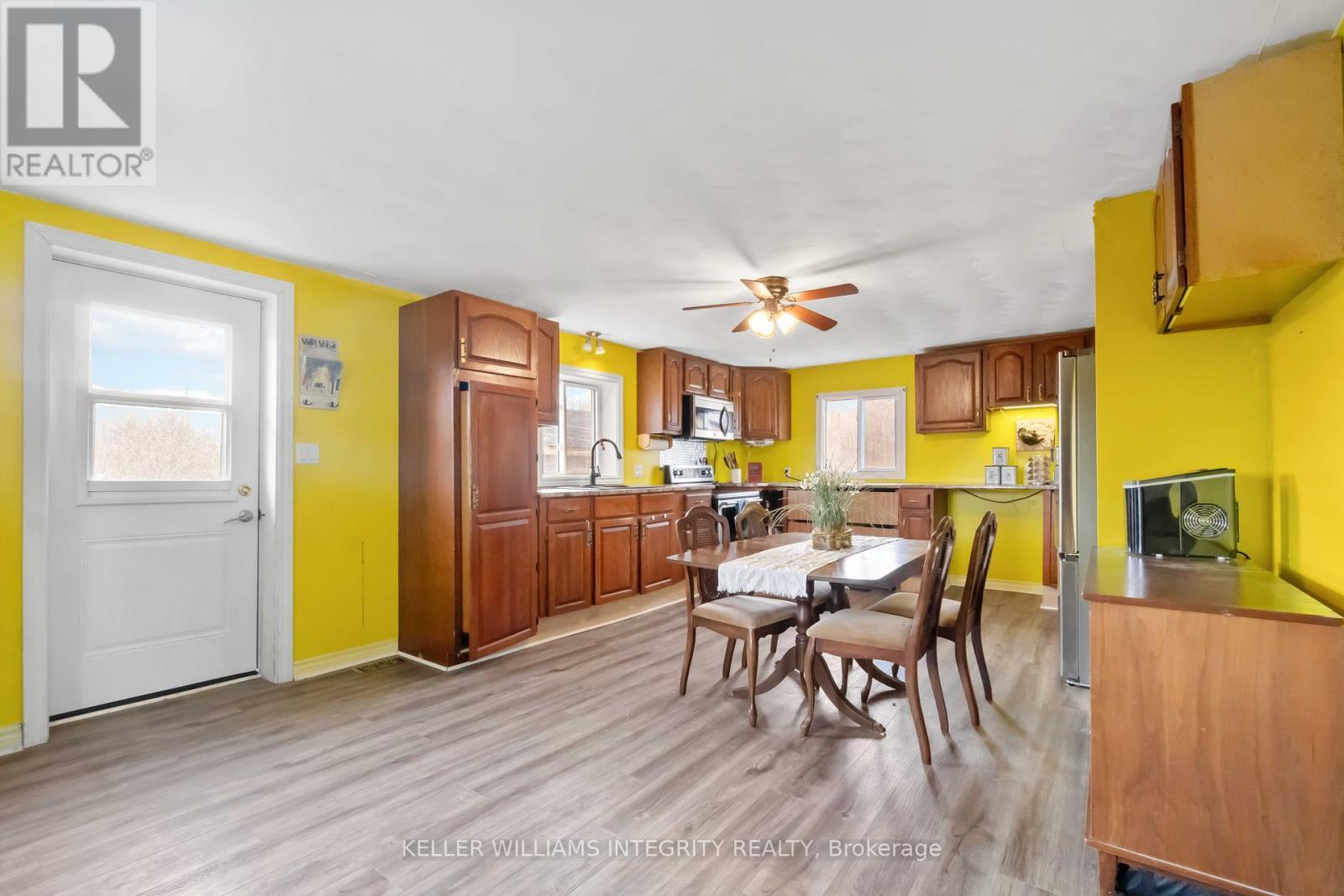 












295 GLENVIEW ROAD

,
Drummond/North Elmsley,




Ontario
K7A4S4

