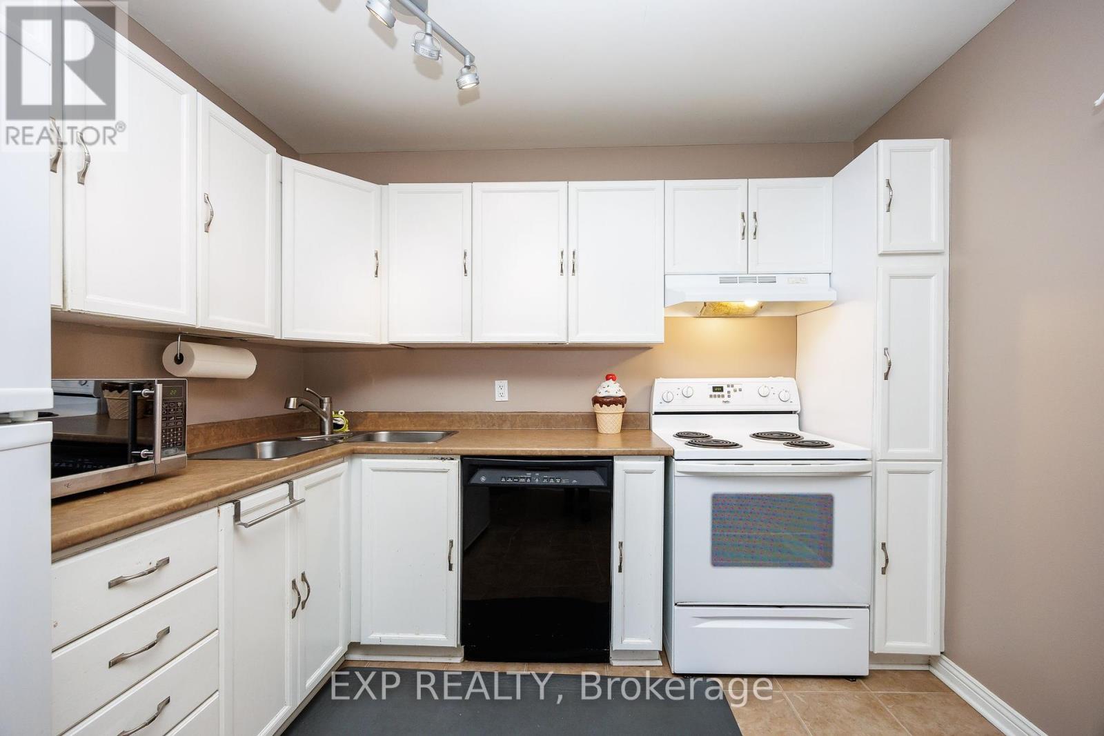 












90 PICKWICK DRIVE

,
Ottawa,




Ontario
K2J3E2

