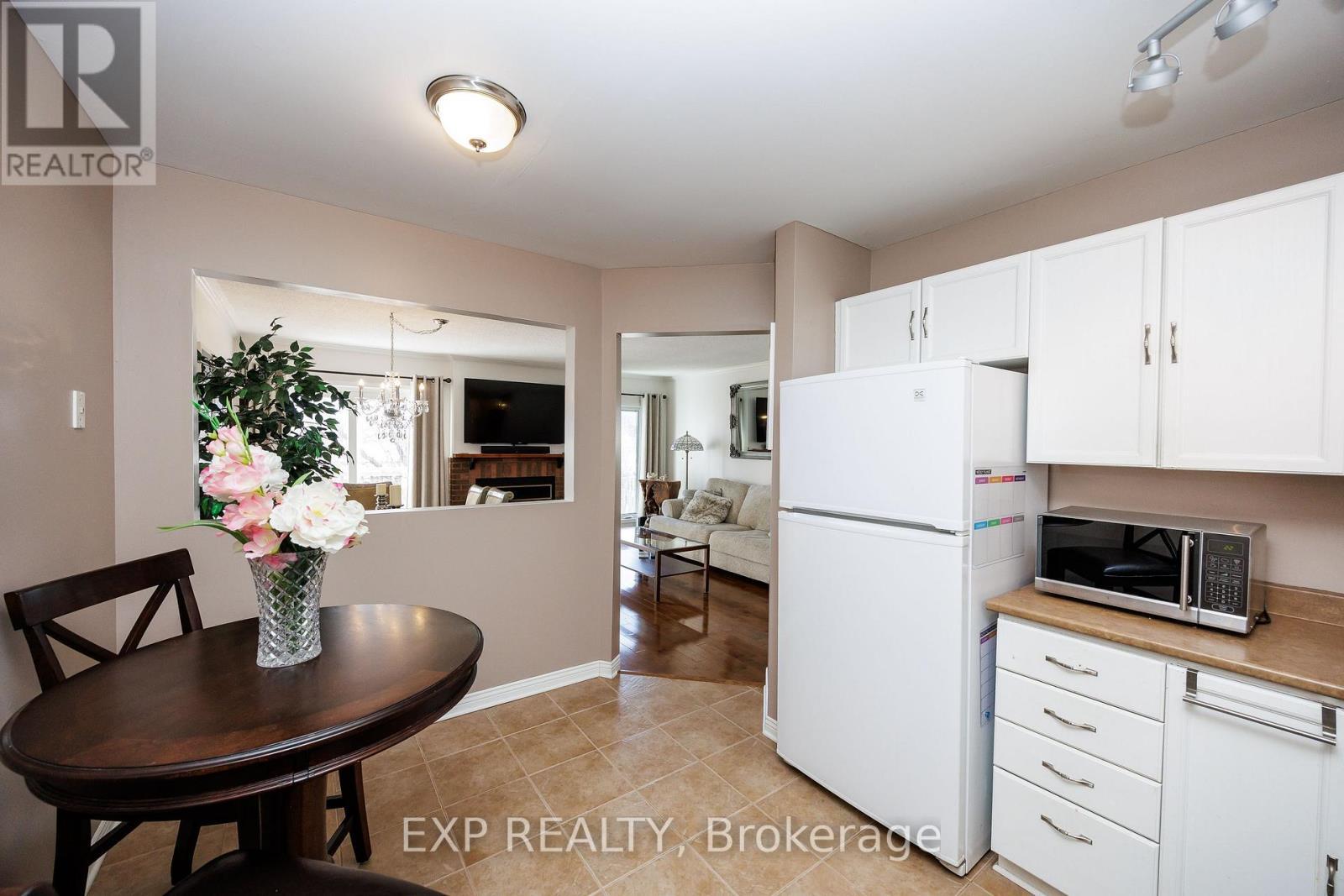 












90 PICKWICK DRIVE

,
Ottawa,




Ontario
K2J3E2

