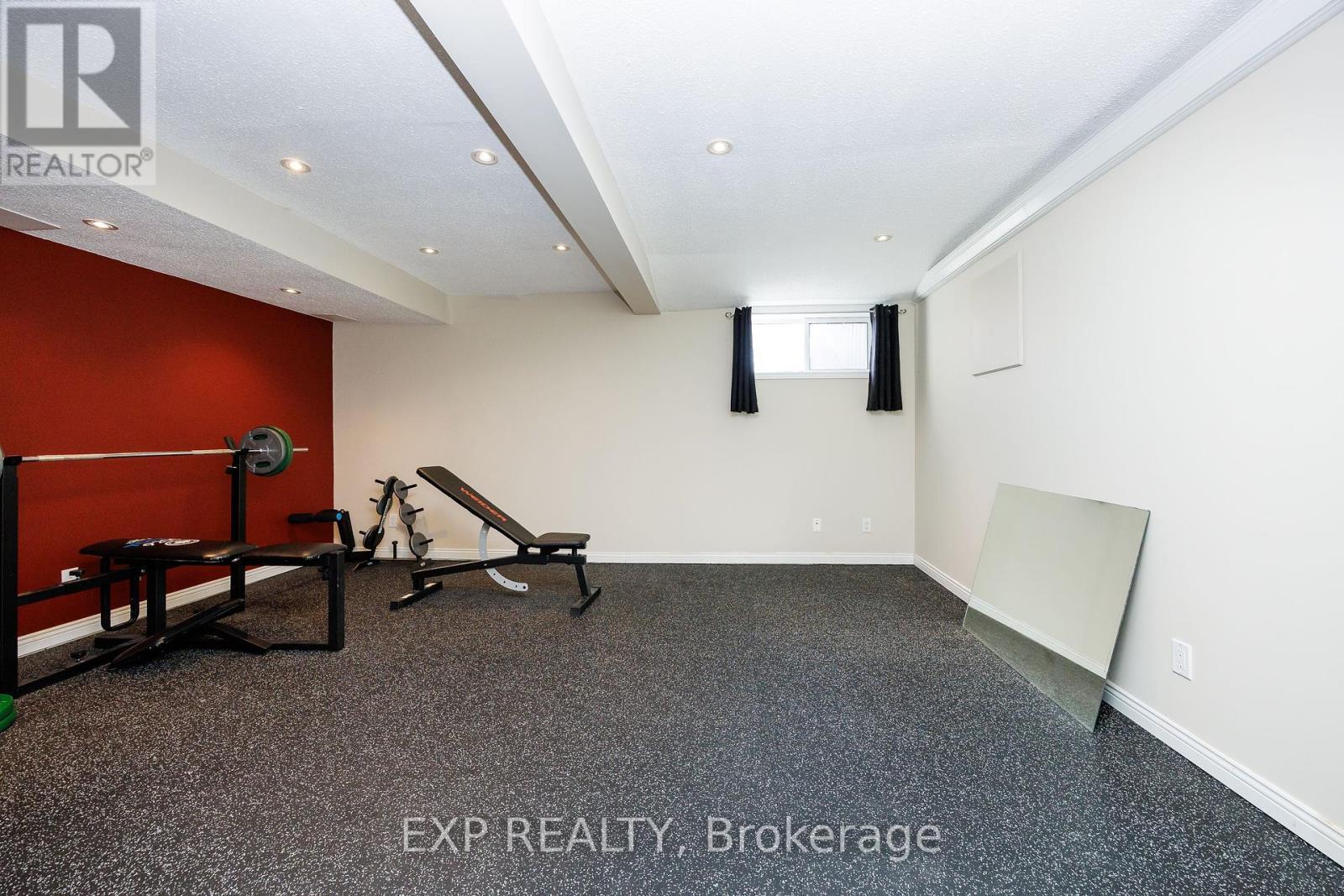 












90 PICKWICK DRIVE

,
Ottawa,




Ontario
K2J3E2

