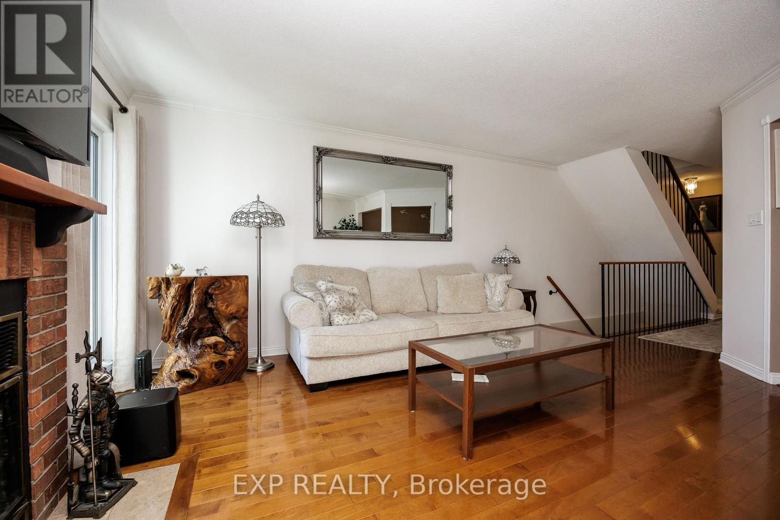 












90 PICKWICK DRIVE

,
Ottawa,




Ontario
K2J3E2

