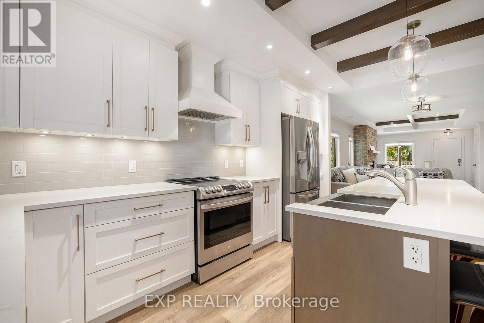 












6 WHELAN STREET N

,
Westport,




Ontario
K0G1X0

