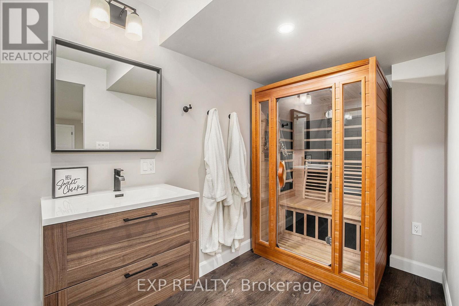 












6 WHELAN STREET N

,
Westport,




Ontario
K0G1X0


