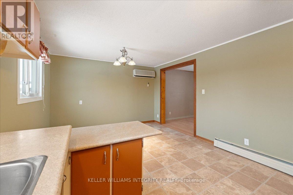 












320 REYNOLDS DRIVE

,
Ottawa,




Ontario
K1E1T2

