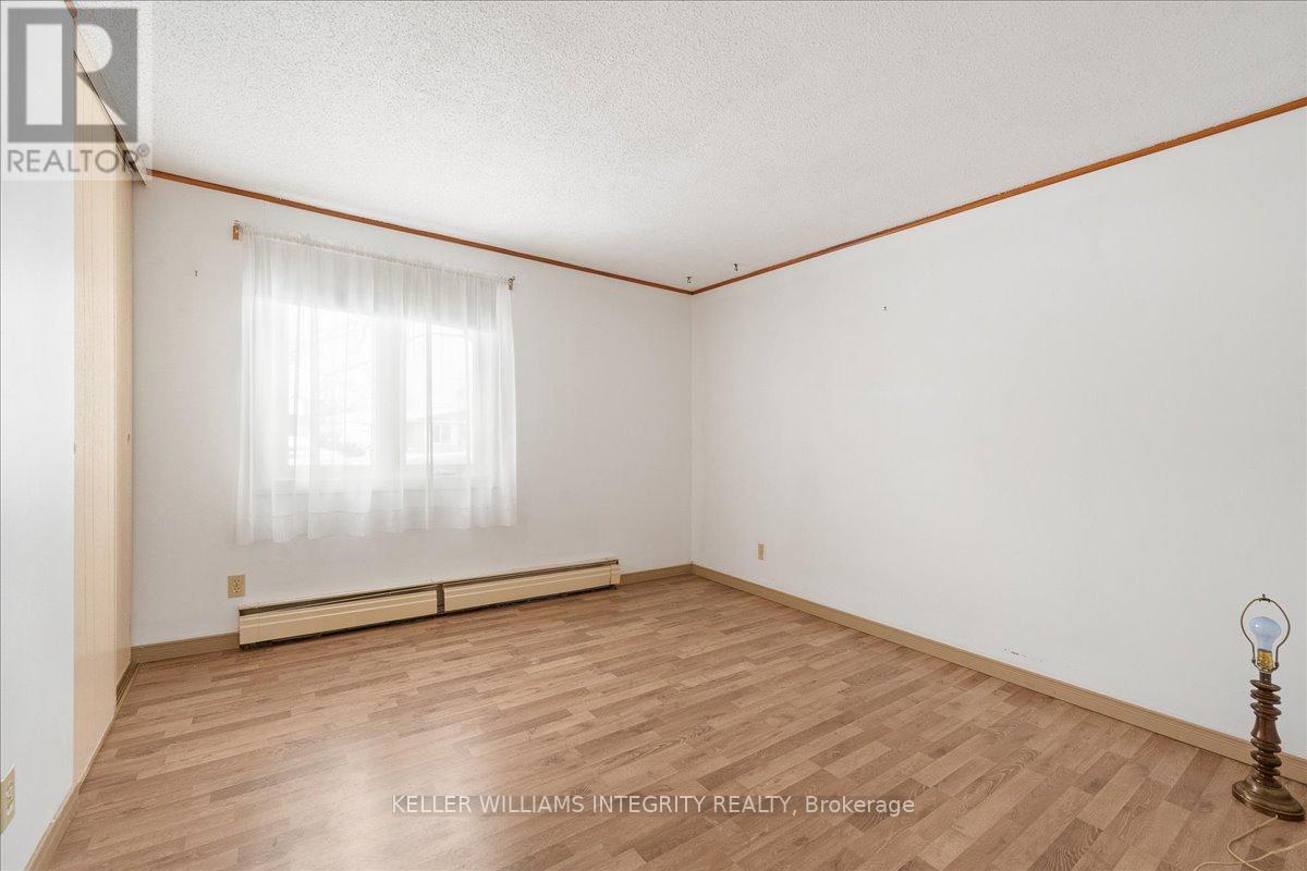 












320 REYNOLDS DRIVE

,
Ottawa,




Ontario
K1E1T2

