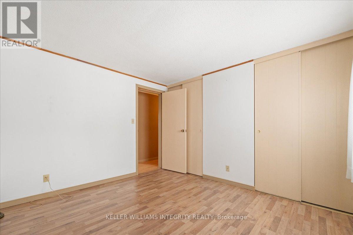 












320 REYNOLDS DRIVE

,
Ottawa,




Ontario
K1E1T2

