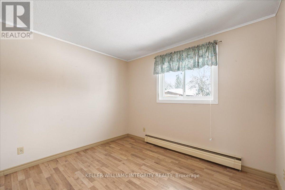 












320 REYNOLDS DRIVE

,
Ottawa,




Ontario
K1E1T2

