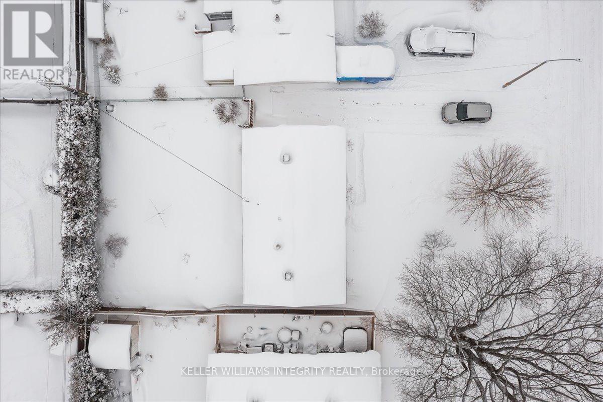 












320 REYNOLDS DRIVE

,
Ottawa,




Ontario
K1E1T2

