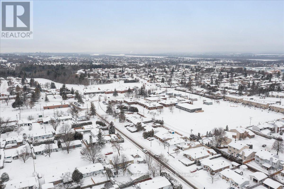 












320 REYNOLDS DRIVE

,
Ottawa,




Ontario
K1E1T2

