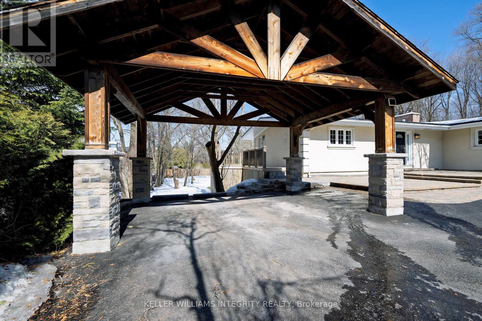 












3 BRIARCLIFFE DRIVE

,
Ottawa,




Ontario
K1J6E3

