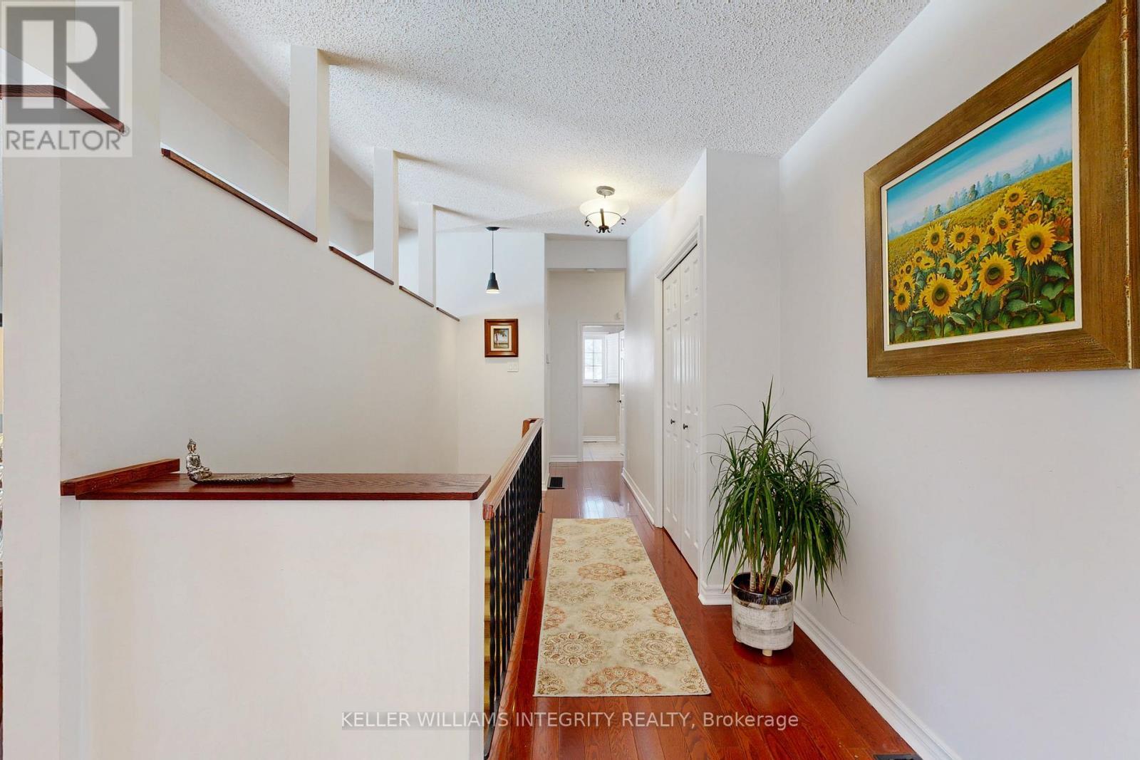 












3 BRIARCLIFFE DRIVE

,
Ottawa,




Ontario
K1J6E3

