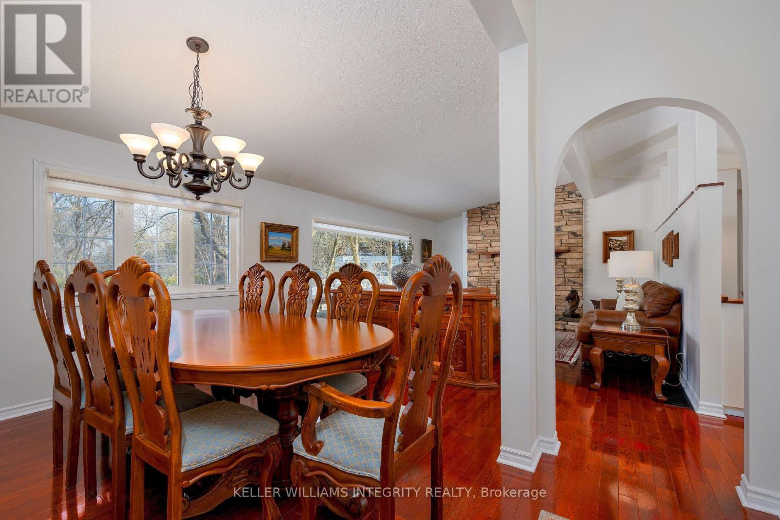 












3 BRIARCLIFFE DRIVE

,
Ottawa,




Ontario
K1J6E3

