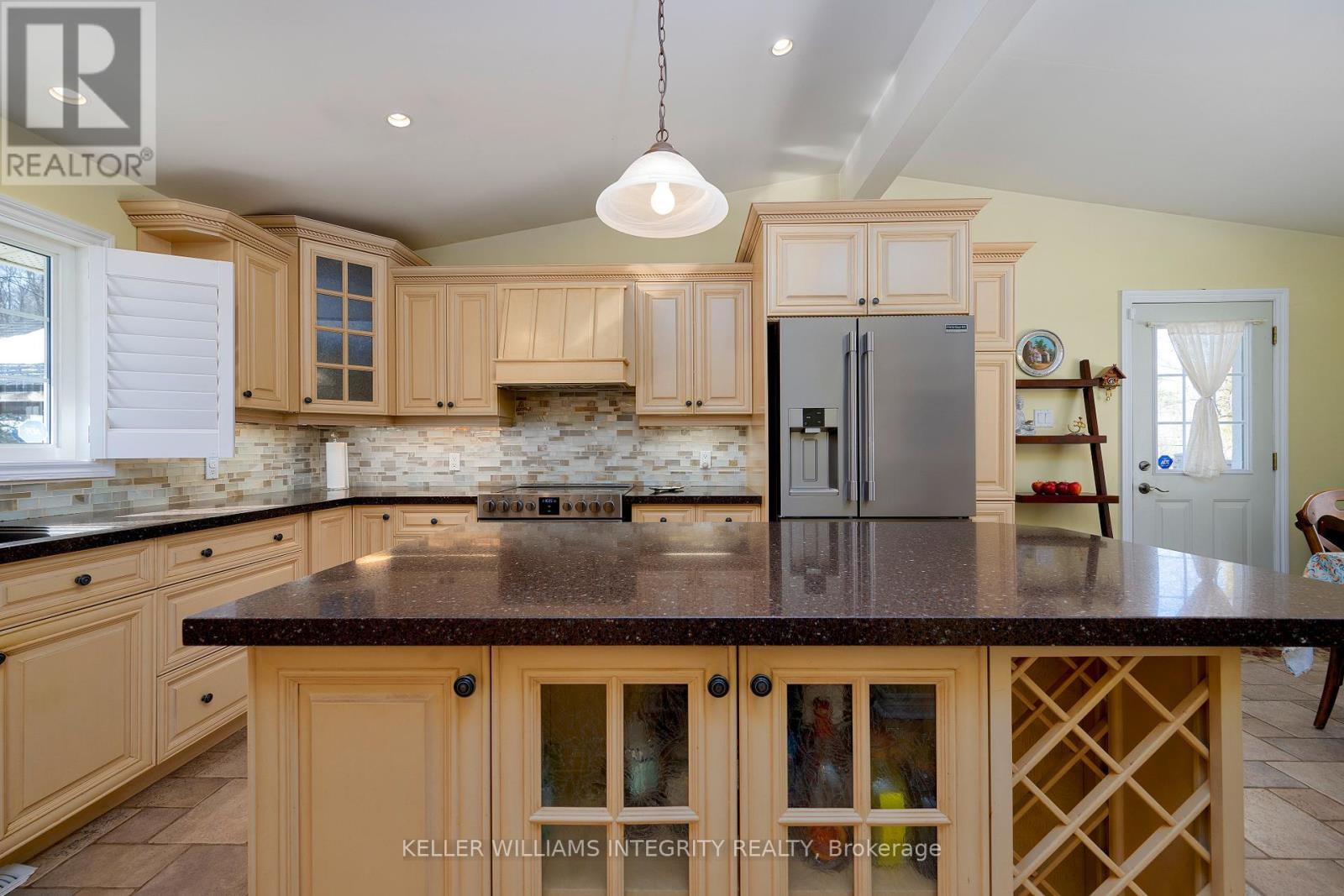 












3 BRIARCLIFFE DRIVE

,
Ottawa,




Ontario
K1J6E3

