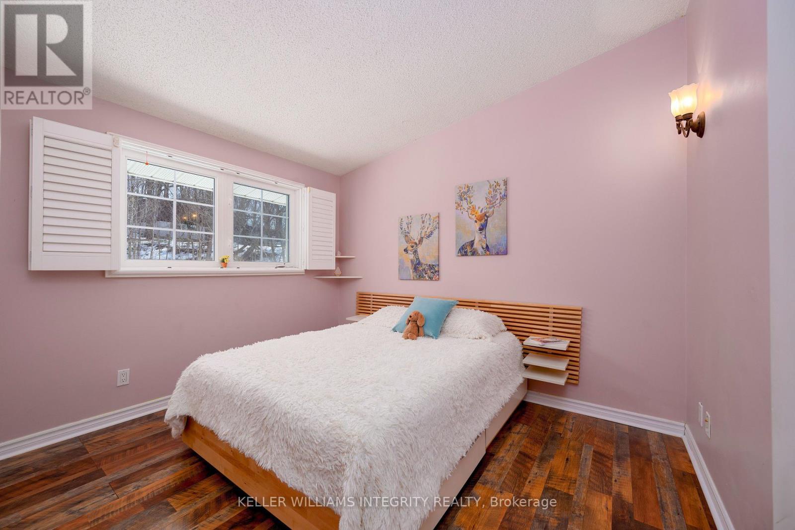 












3 BRIARCLIFFE DRIVE

,
Ottawa,




Ontario
K1J6E3


