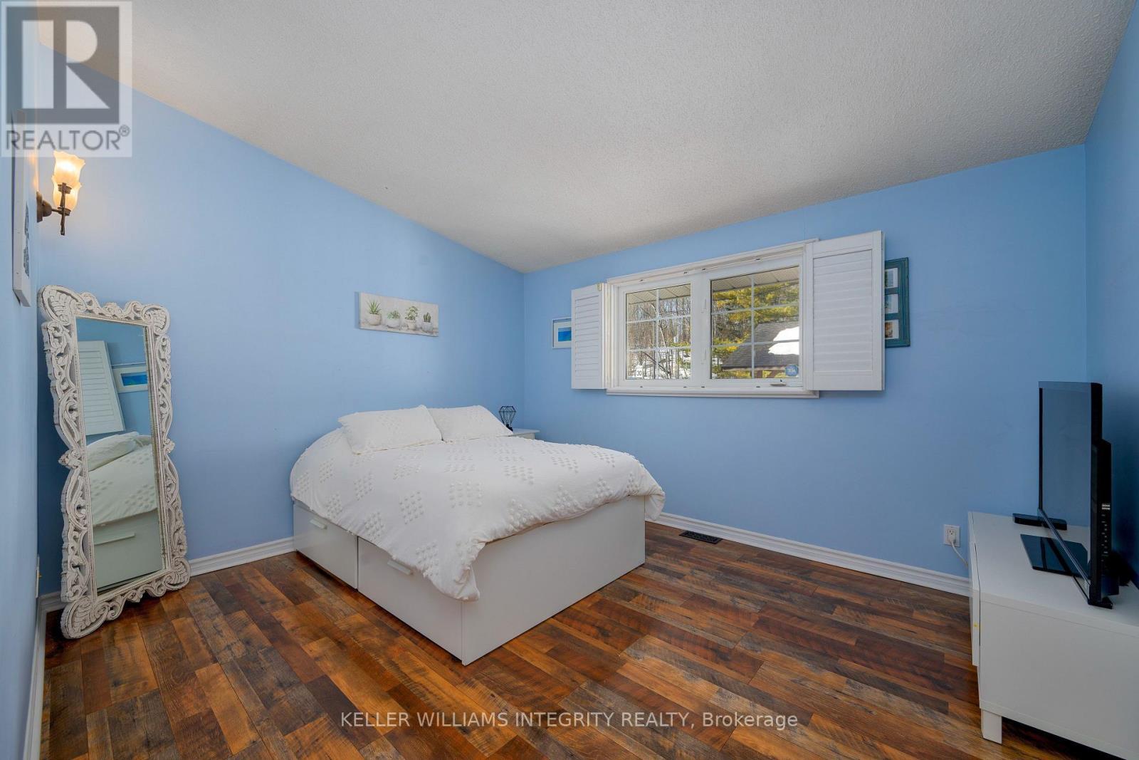 












3 BRIARCLIFFE DRIVE

,
Ottawa,




Ontario
K1J6E3

