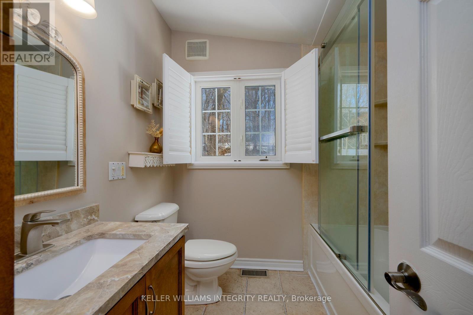












3 BRIARCLIFFE DRIVE

,
Ottawa,




Ontario
K1J6E3

