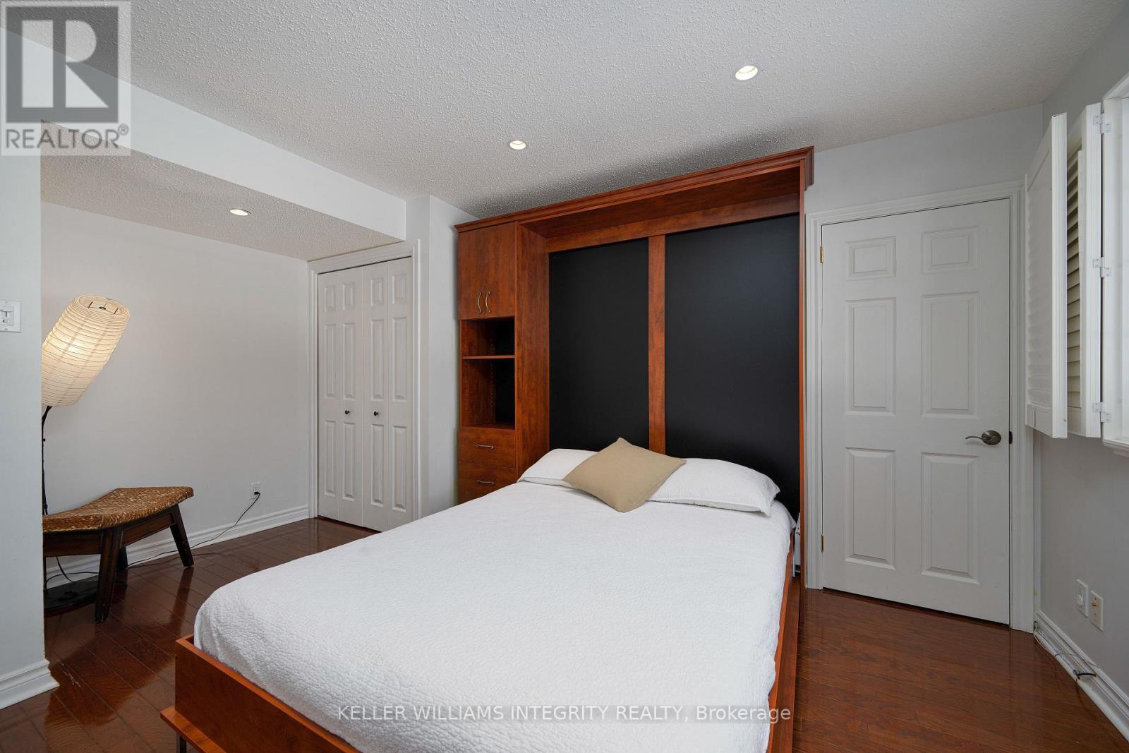












3 BRIARCLIFFE DRIVE

,
Ottawa,




Ontario
K1J6E3

