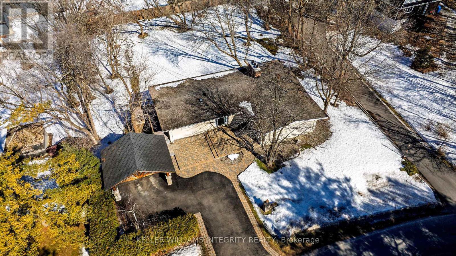 












3 BRIARCLIFFE DRIVE

,
Ottawa,




Ontario
K1J6E3

