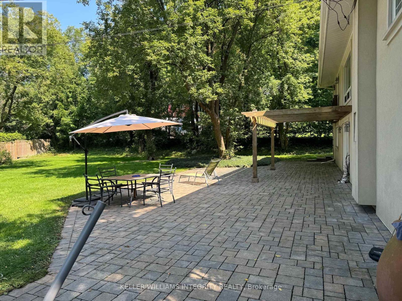 












3 BRIARCLIFFE DRIVE

,
Ottawa,




Ontario
K1J6E3

