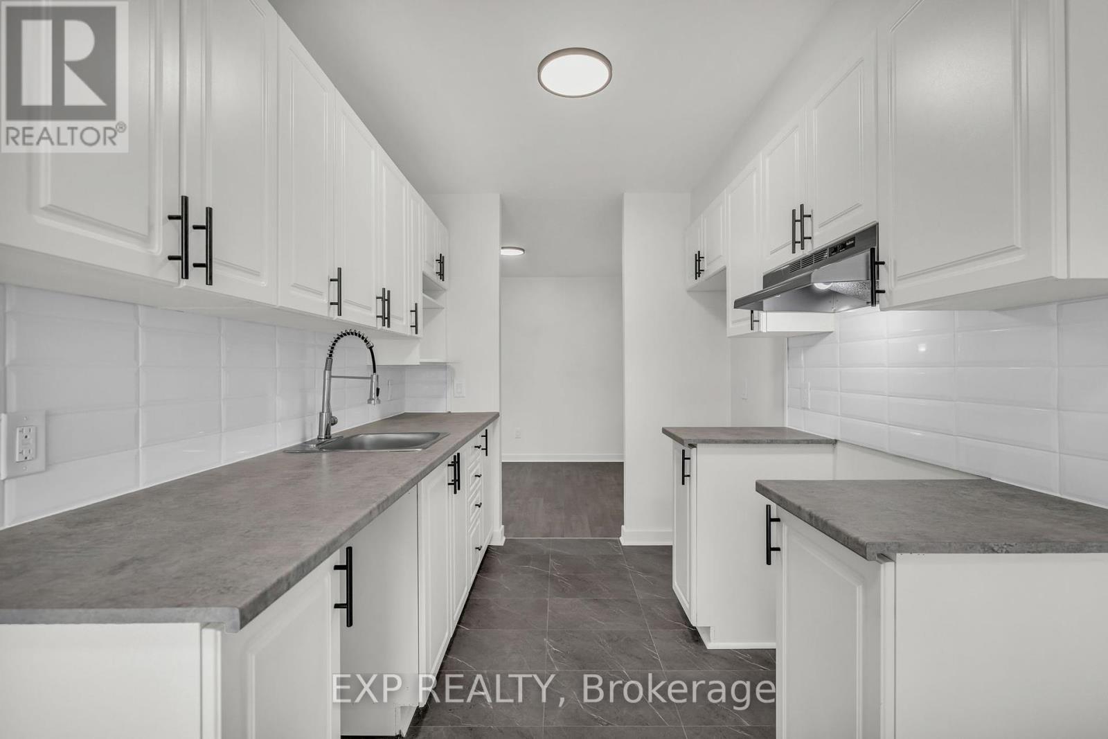 












423 HILLSBORO

,
Ottawa,




Ontario
K2M3A7


