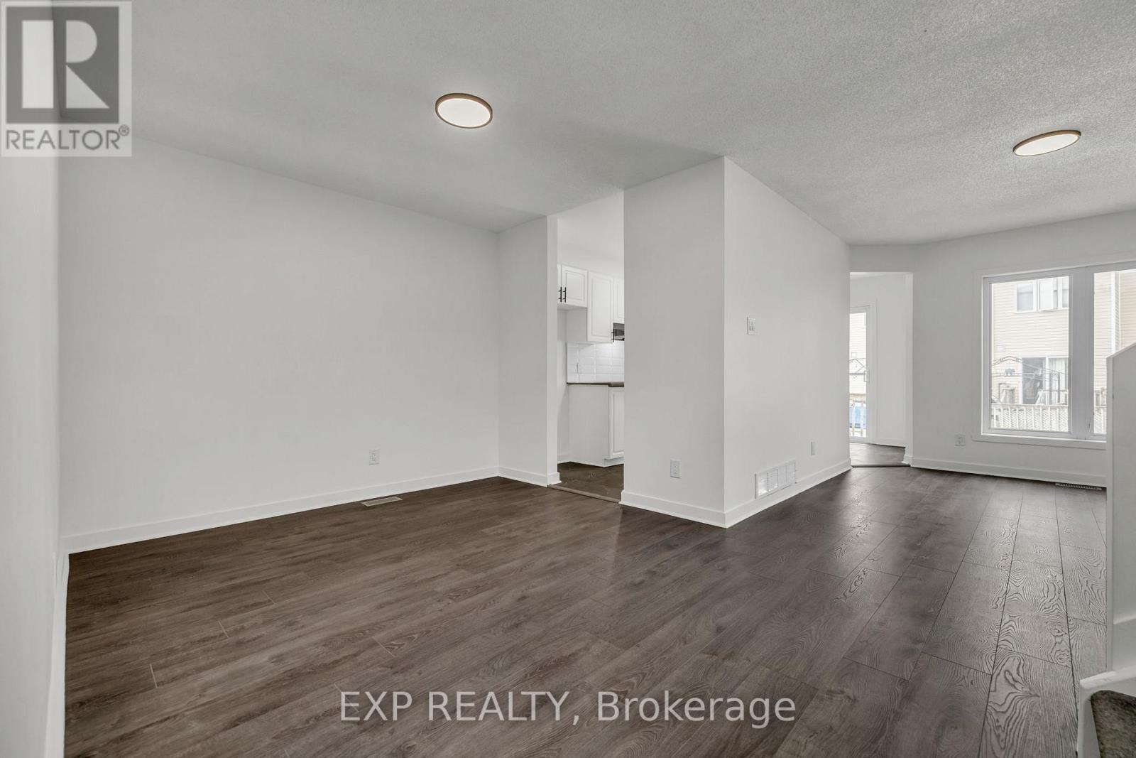 












423 HILLSBORO

,
Ottawa,




Ontario
K2M3A7

