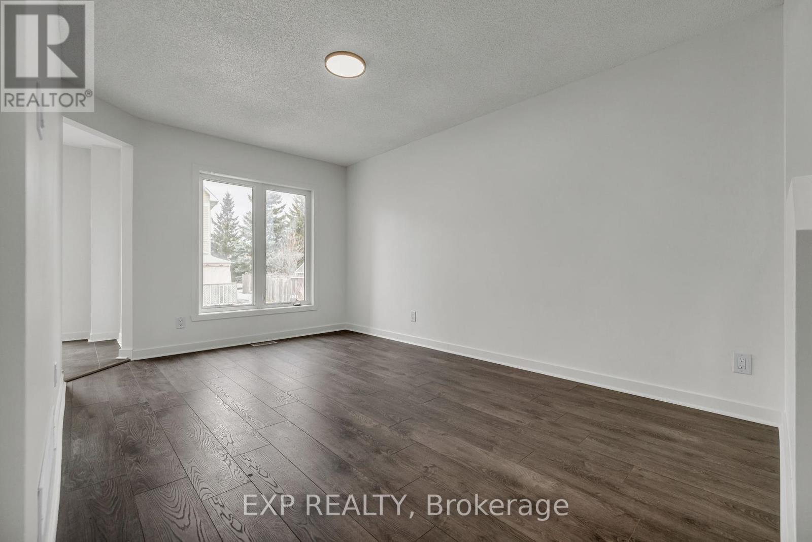 












423 HILLSBORO

,
Ottawa,




Ontario
K2M3A7


