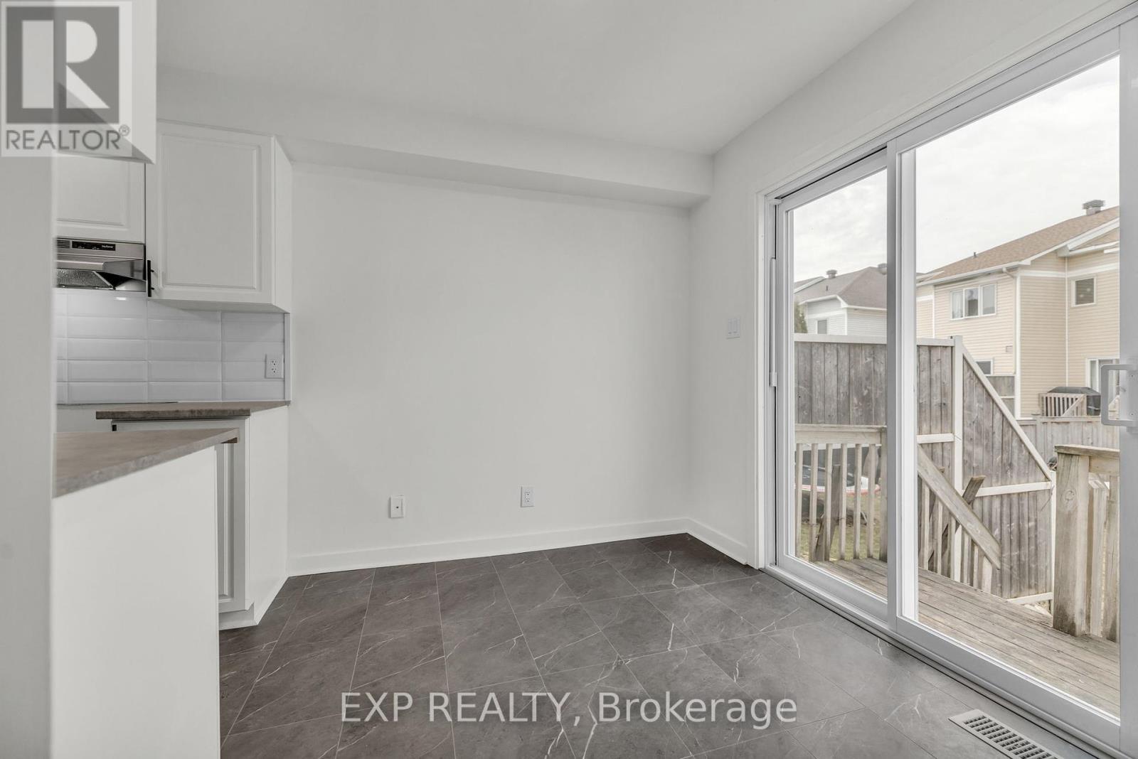 












423 HILLSBORO

,
Ottawa,




Ontario
K2M3A7

